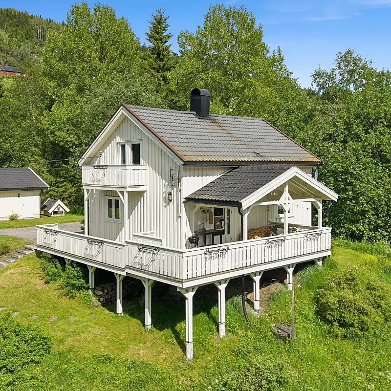 1950s Norwegian House with Expansive Grounds near Lillehammer