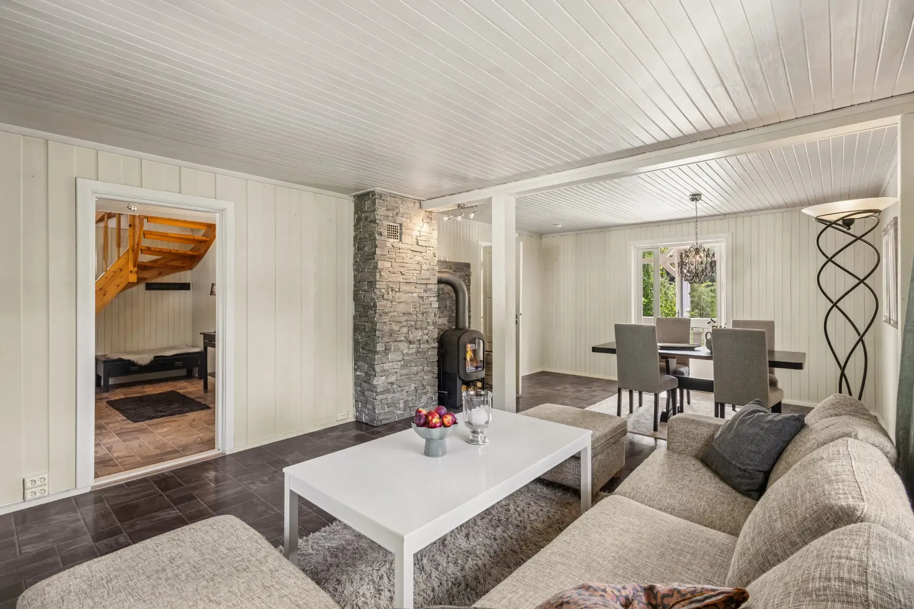 1950s Norwegian House with Expansive Grounds near Lillehammer - View image 10 of 31