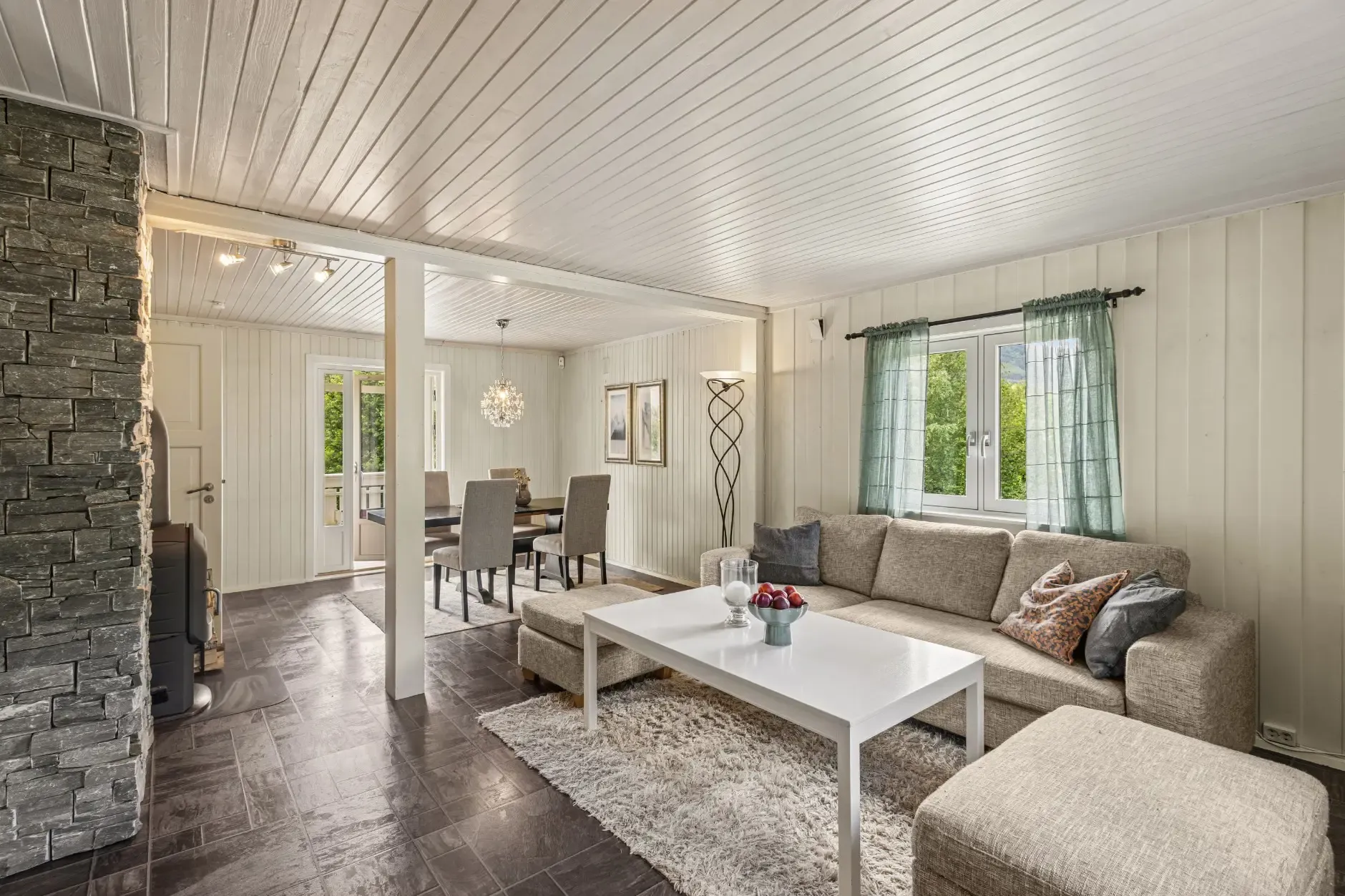 1950s Norwegian House with Expansive Grounds near Lillehammer - View image 11 of 31