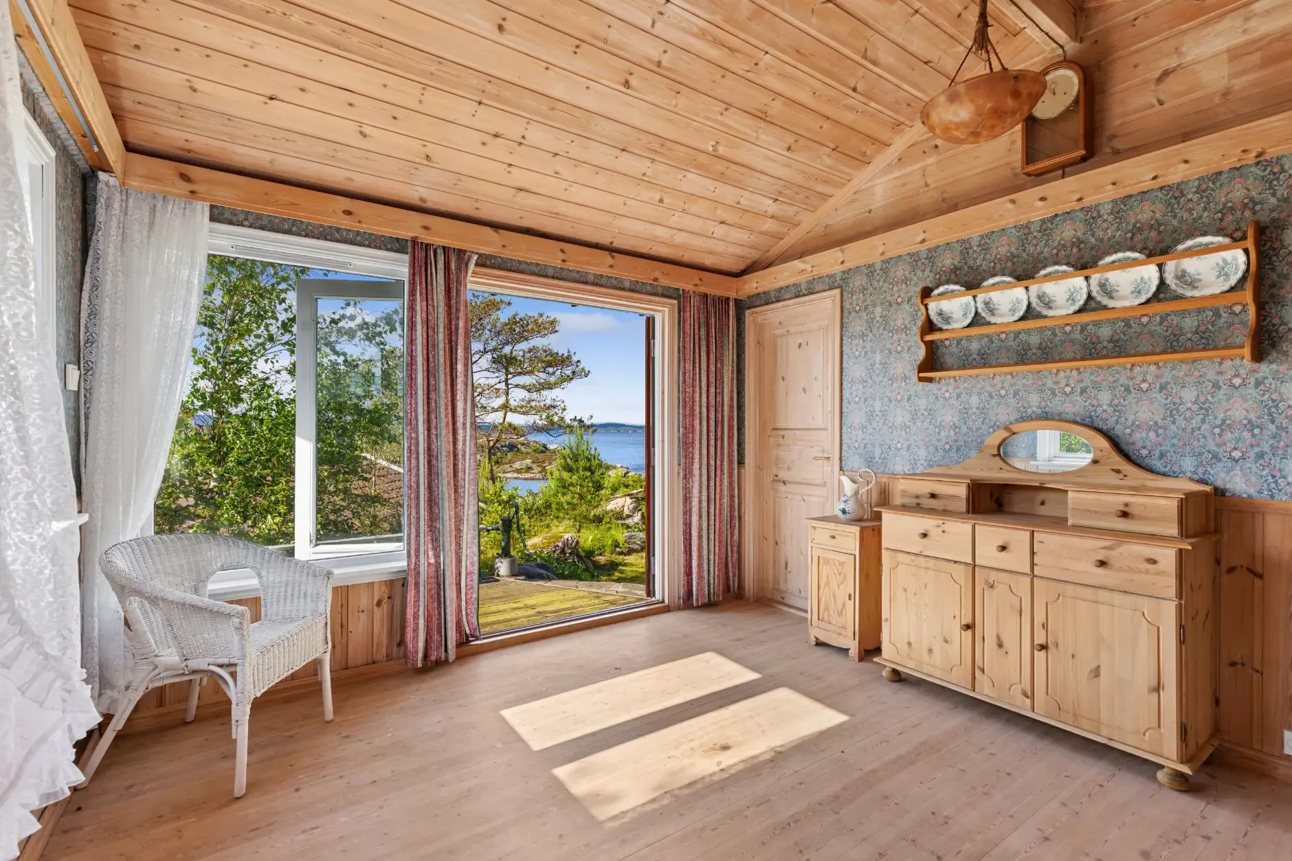Norwegian Country House with Garden and Terrace in Flekkerøy - View image 25 of 33