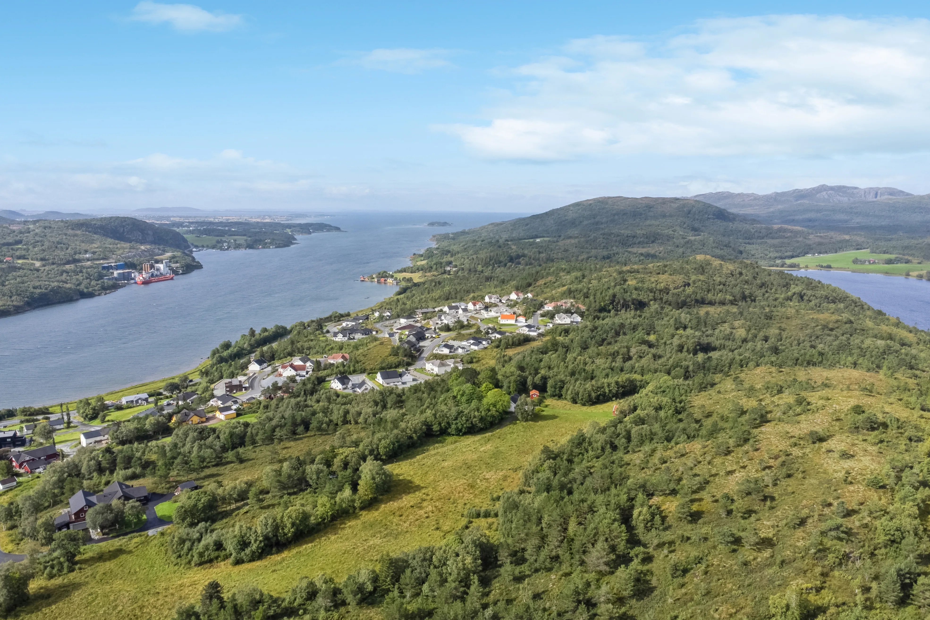 1898 Four-Bedroom House with Expansive Grounds in Bjugn, Trøndelag - Image 5
