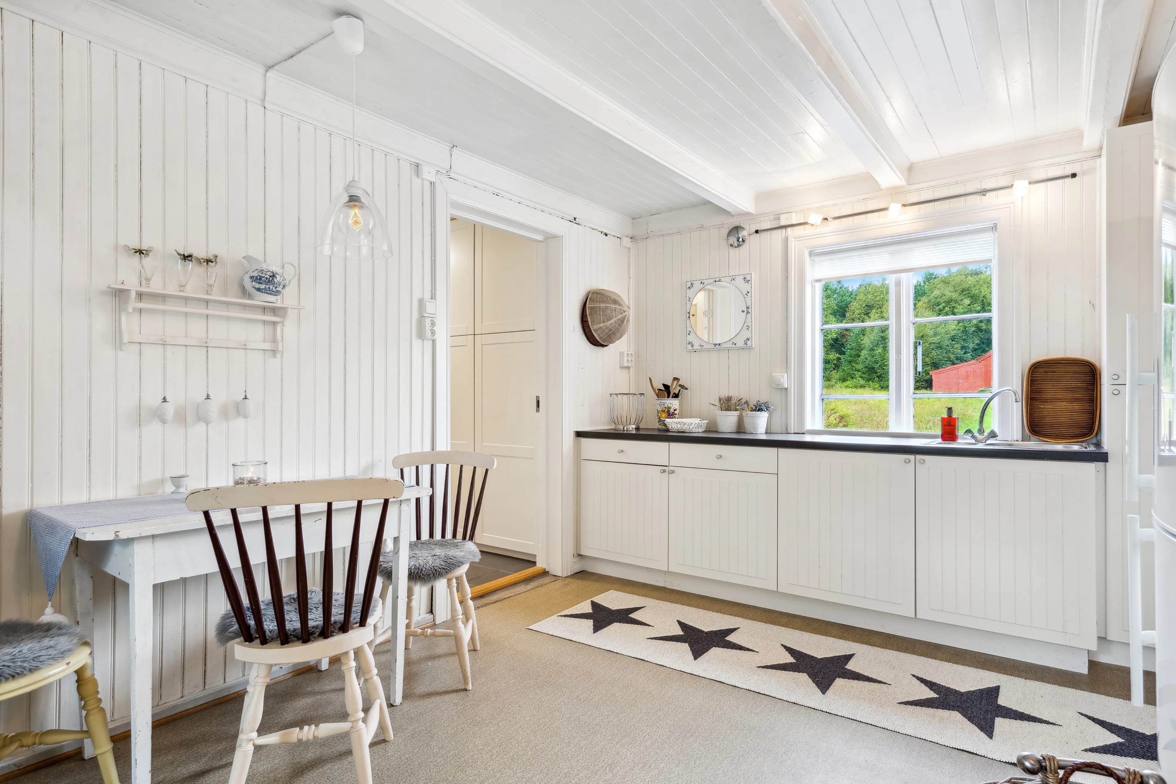1898 Four-Bedroom House with Expansive Grounds in Bjugn, Trøndelag - View image 18 of 37