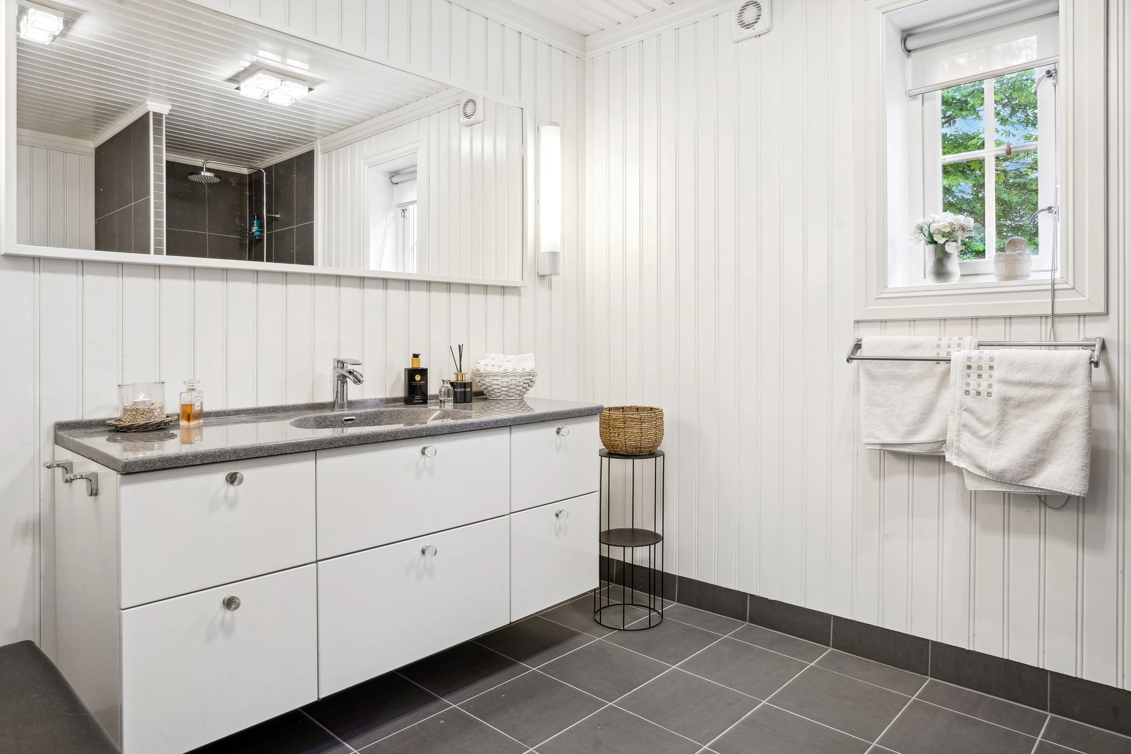 1898 Four-Bedroom House with Expansive Grounds in Bjugn, Trøndelag - View image 21 of 37