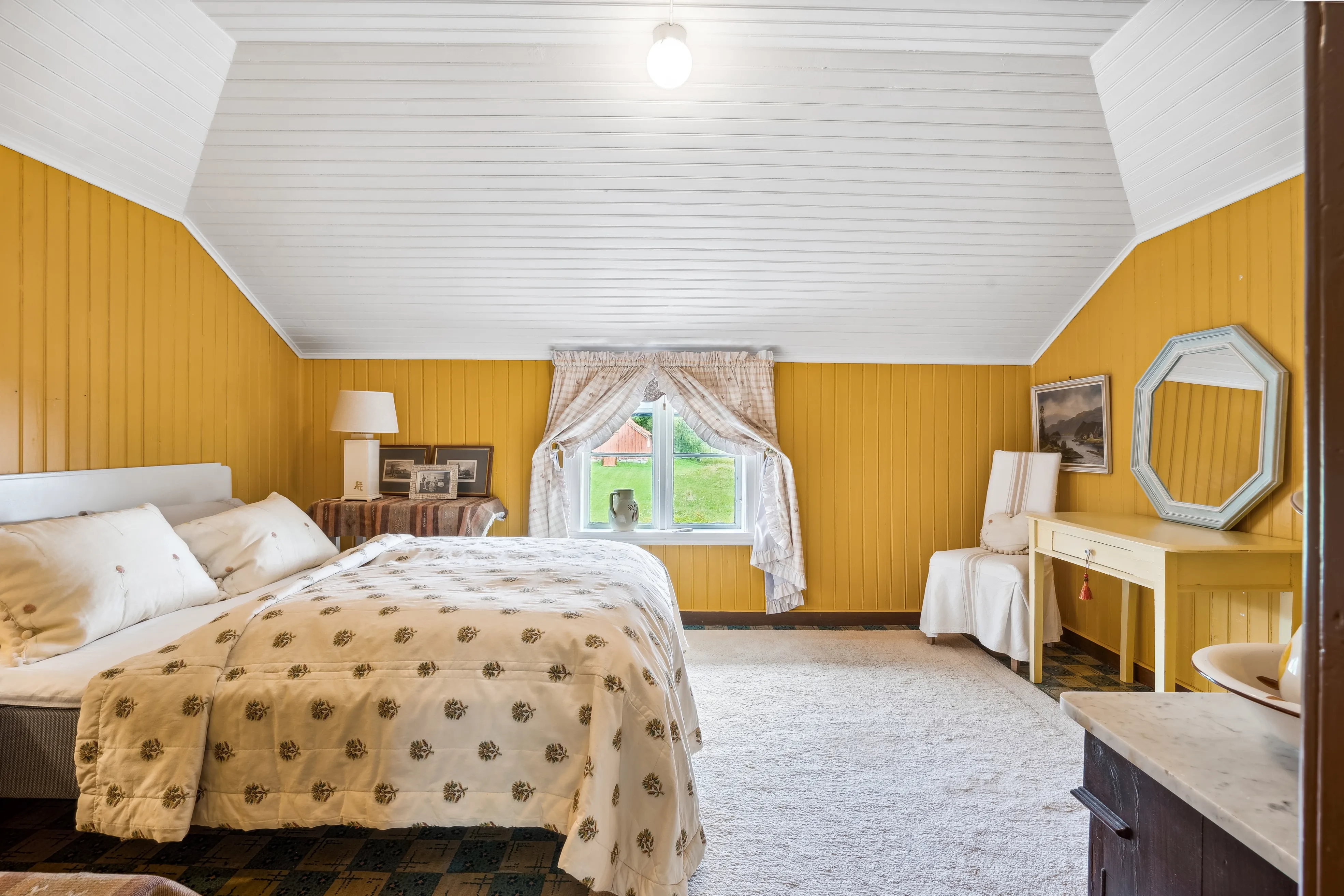 1898 Four-Bedroom House with Expansive Grounds in Bjugn, Trøndelag - View image 29 of 37