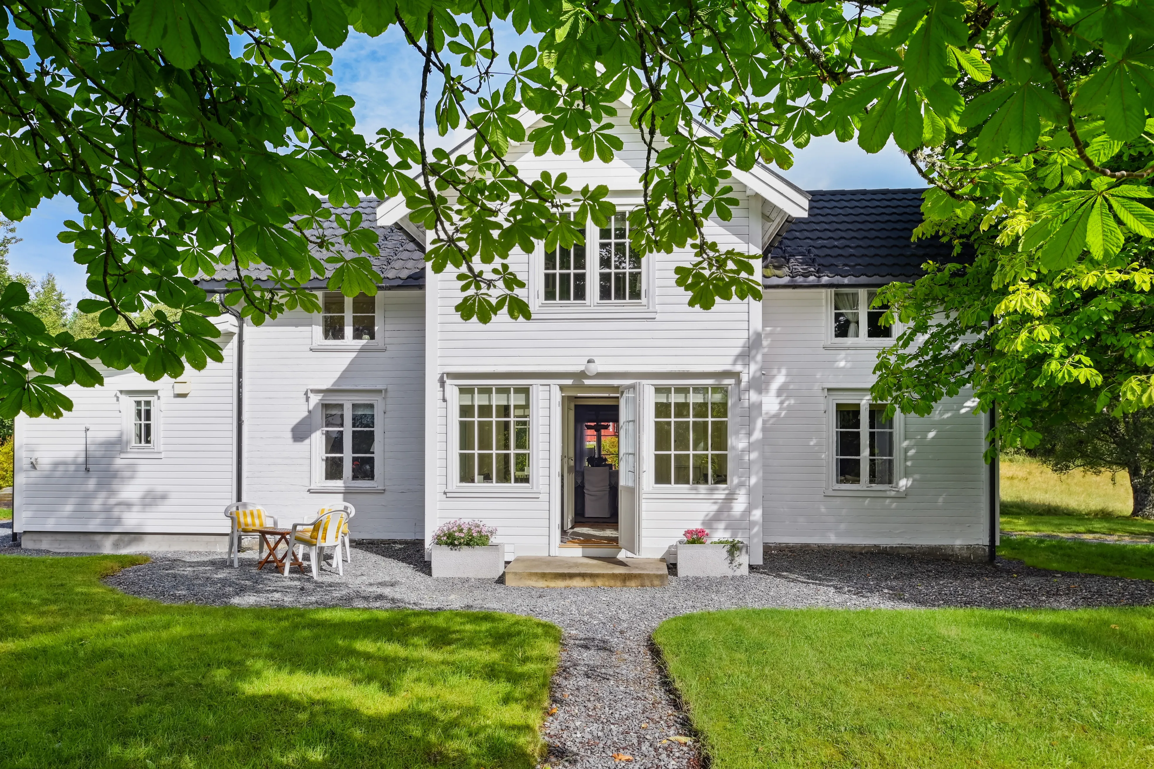 1898 Four-Bedroom House with Expansive Grounds in Bjugn, Trøndelag - View image 30 of 37