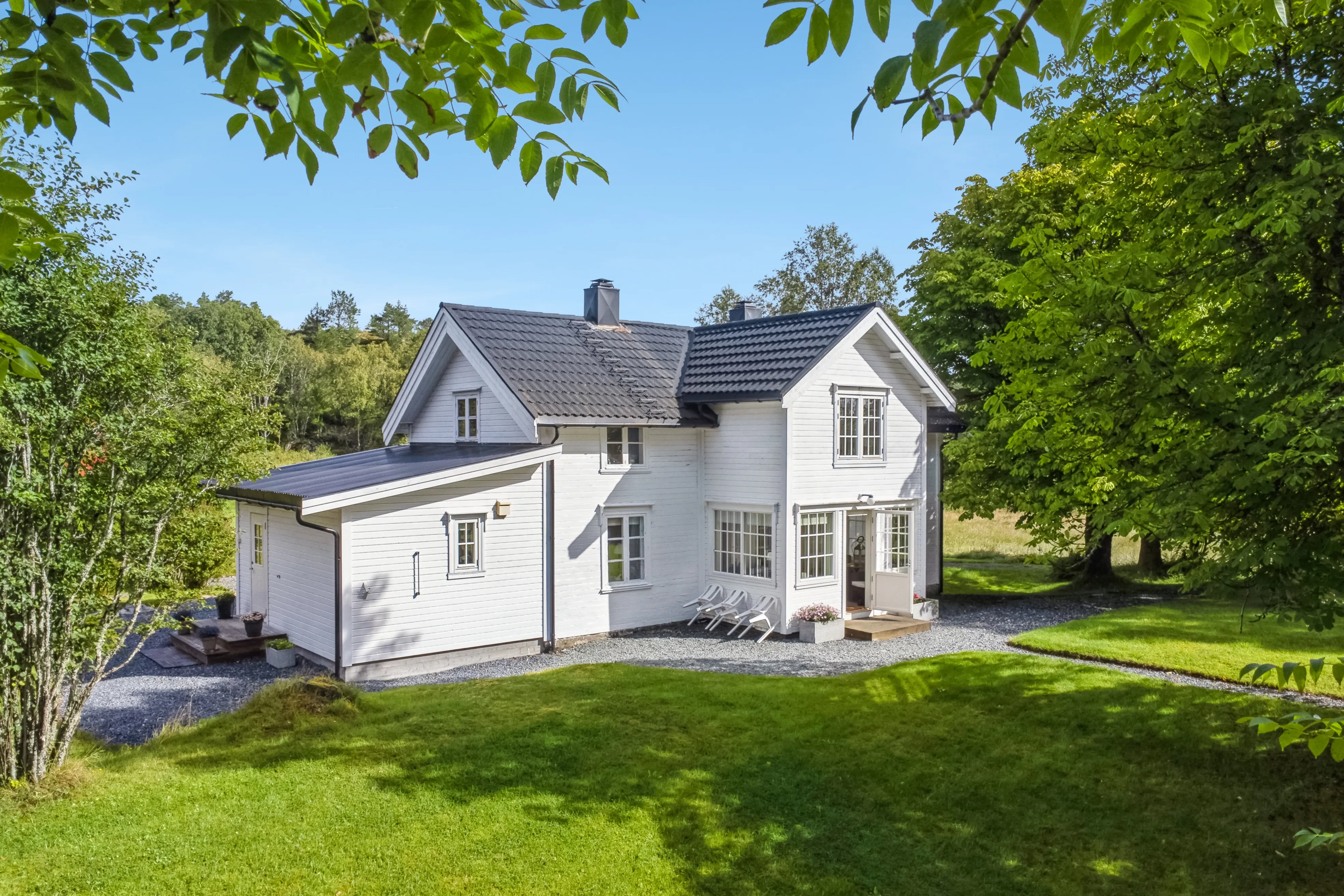 1898 Four-Bedroom House with Expansive Grounds in Bjugn, Trøndelag - View image 35 of 37