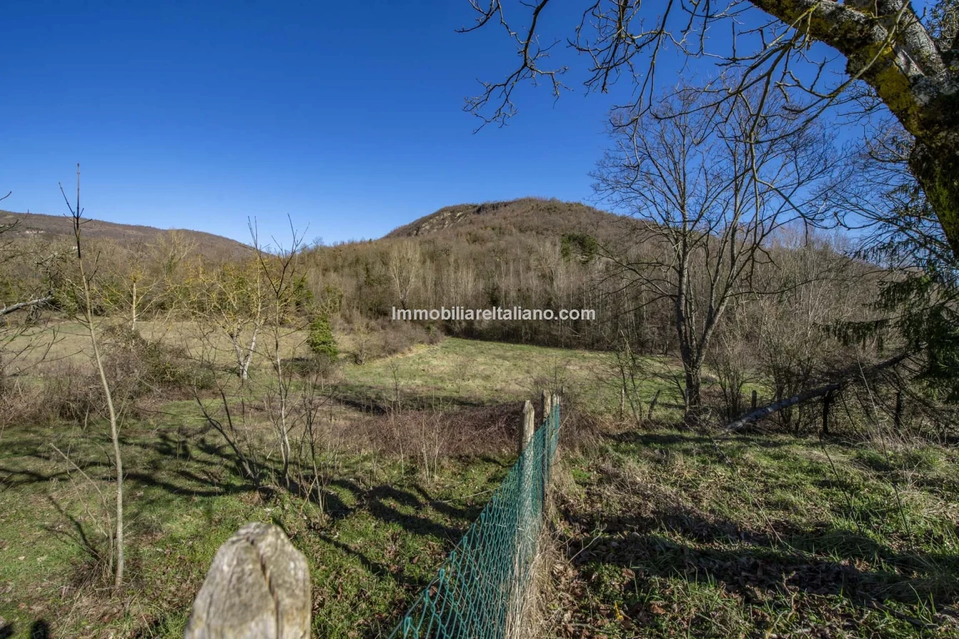 Tuscany's Country Retreat: 4-Bedroom House with Pool and Garden in Caprese Michelangelo - View image 10 of 37