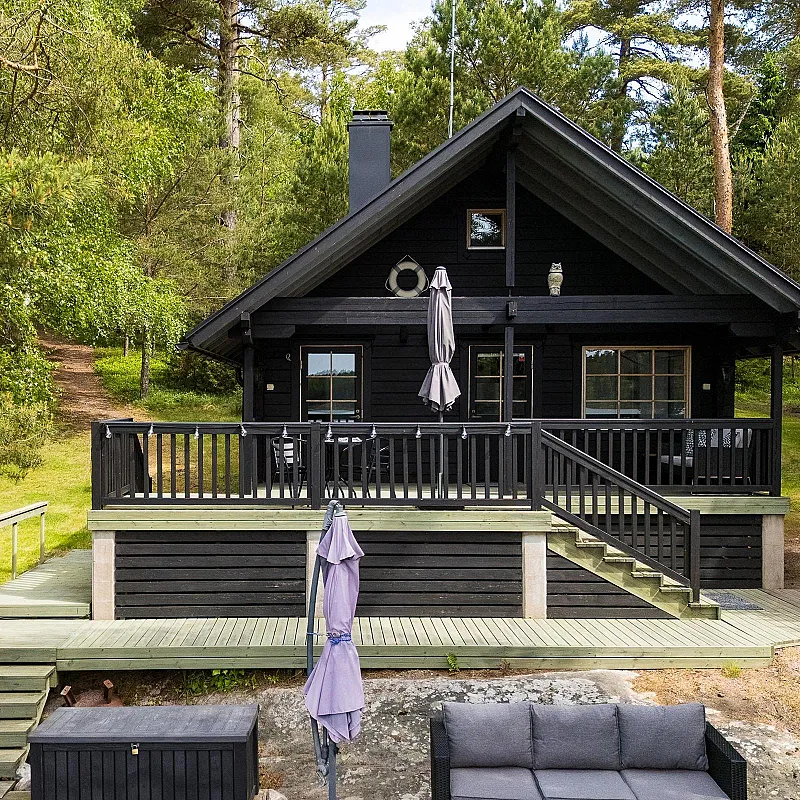 Finnish Coastal Retreat with Expansive Garden and Pool in Nauvo