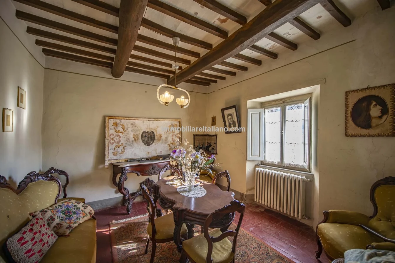 Tuscany's Country Retreat: 4-Bedroom House with Pool and Garden in Caprese Michelangelo - View image 13 of 37