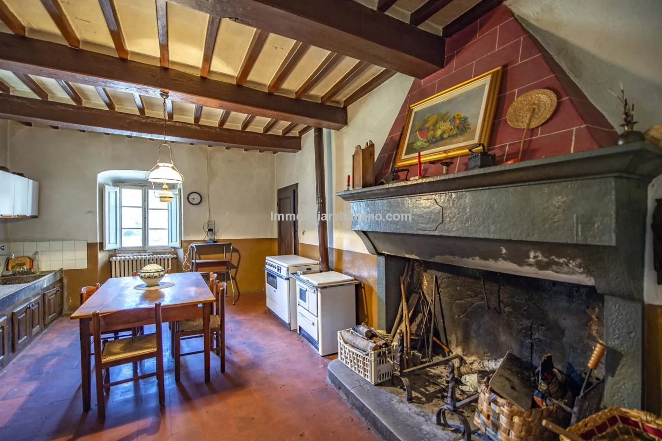 Tuscany's Country Retreat: 4-Bedroom House with Pool and Garden in Caprese Michelangelo - View image 17 of 37