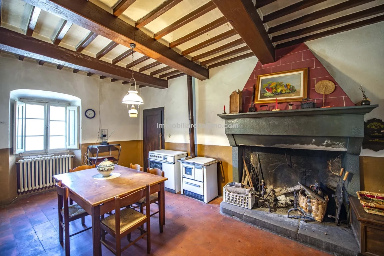 Tuscany's Country Retreat: 4-Bedroom House with Pool and Garden in Caprese Michelangelo - View image 18 of 37