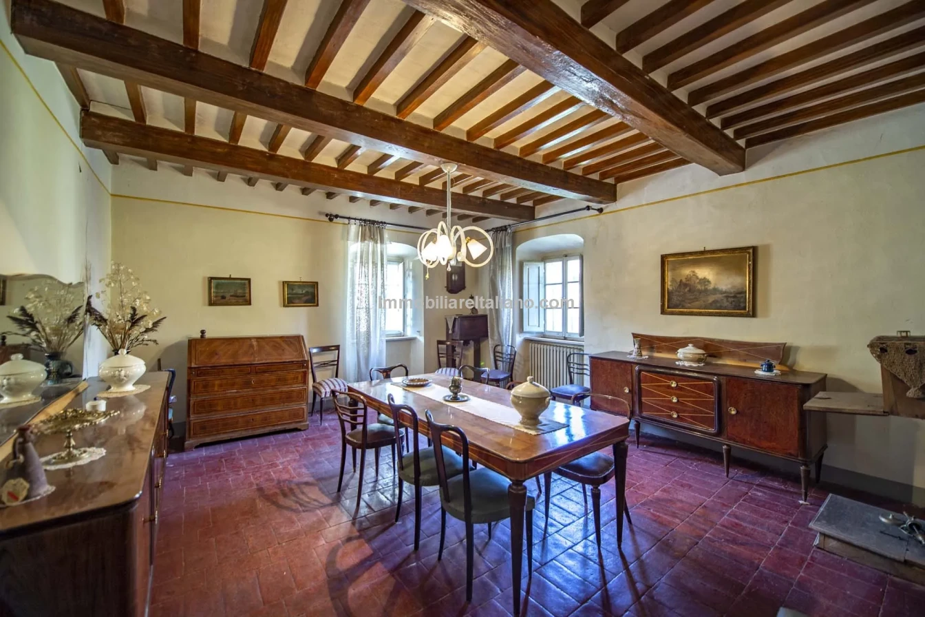 Tuscany's Country Retreat: 4-Bedroom House with Pool and Garden in Caprese Michelangelo - View image 19 of 37