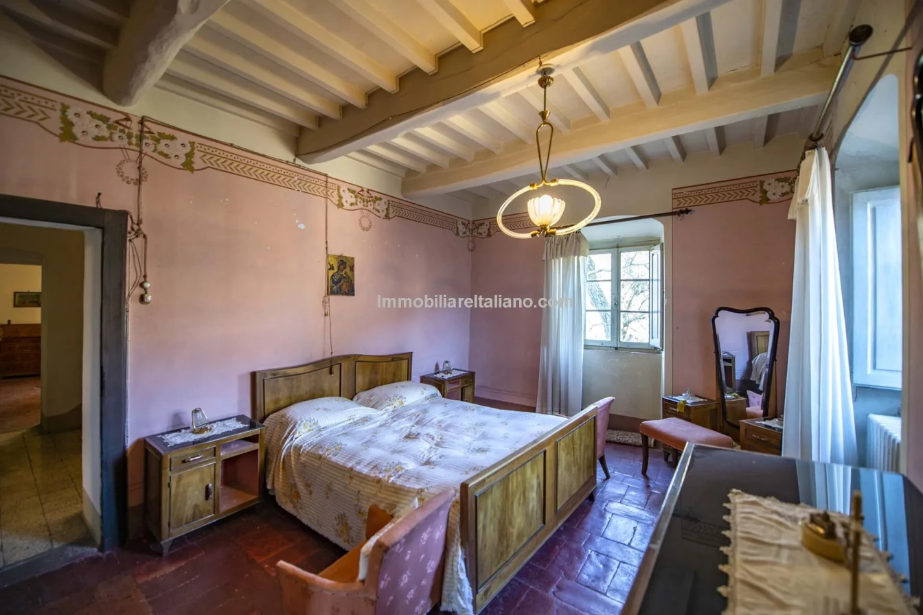 Tuscany's Country Retreat: 4-Bedroom House with Pool and Garden in Caprese Michelangelo - View image 23 of 37
