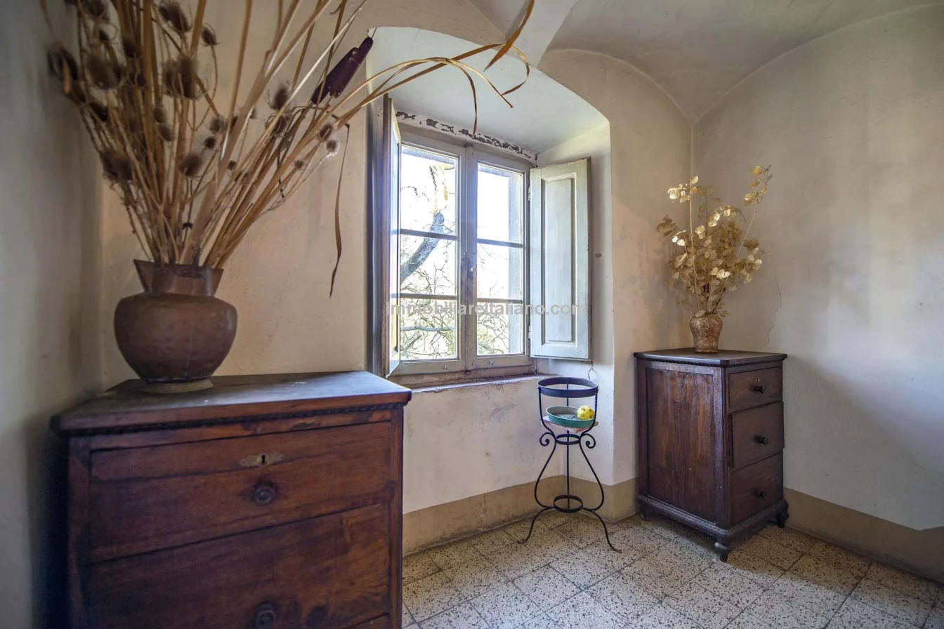 Tuscany's Country Retreat: 4-Bedroom House with Pool and Garden in Caprese Michelangelo - View image 25 of 37