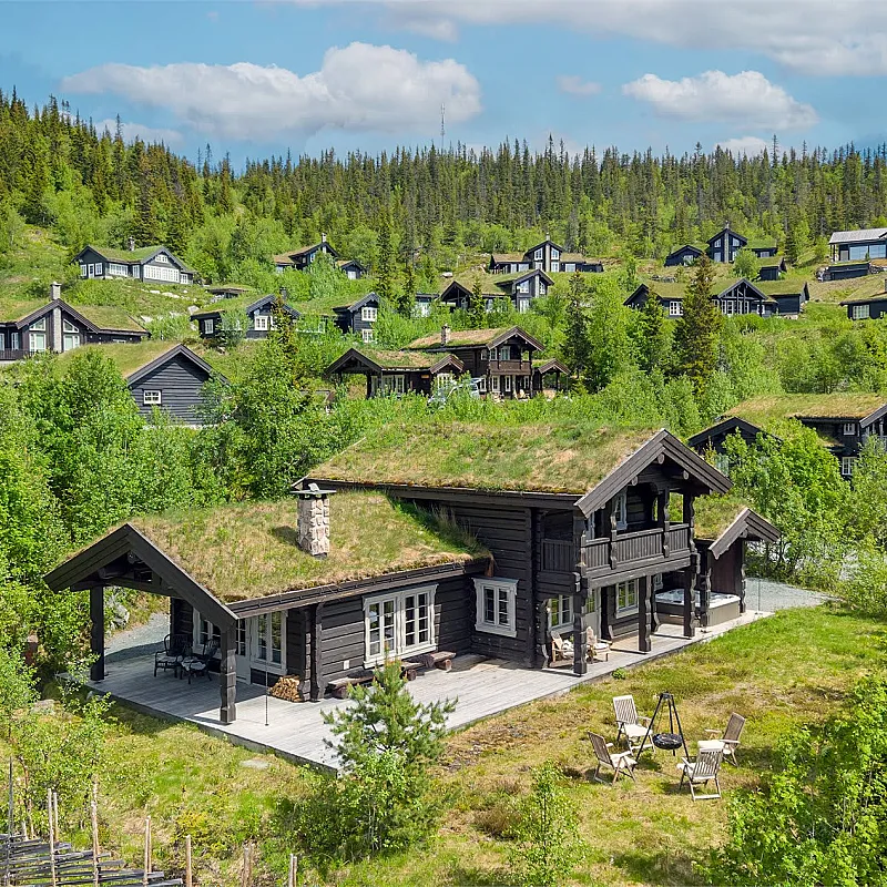 Rummelig hytte med 5 soveværelser, altan og pool i det naturskønne Noresund, Norge