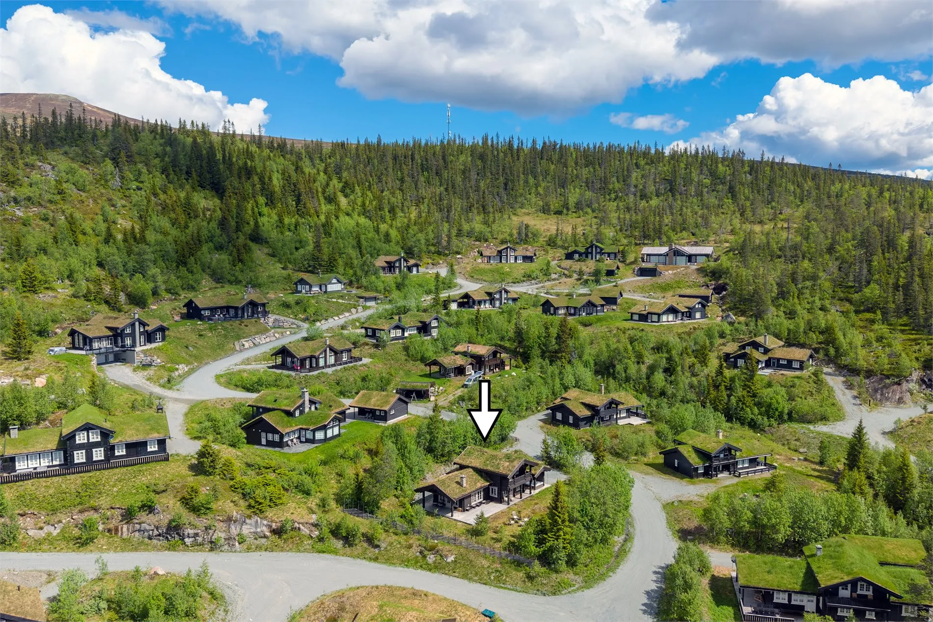 Rummelig hytte med 5 soveværelser, altan og pool i det naturskønne Noresund, Norge - Vis billede 34 af 35