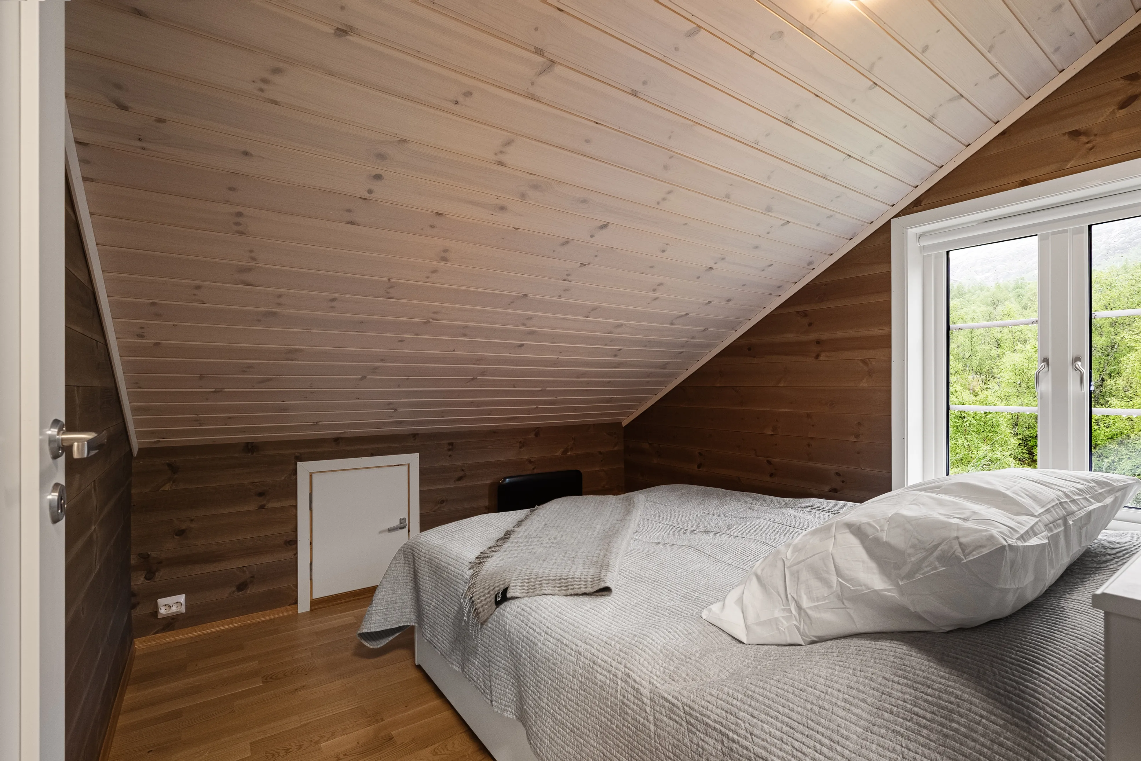 Contemporary 4-Bedroom House with Spacious Terrace in Sirdal, Norway - View image 16 of 23