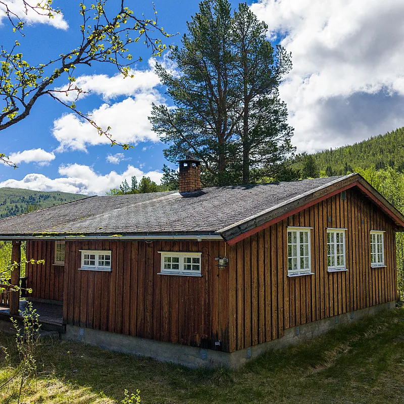 1970s Geilo Cabin: 3-Bedroom Retreat with Terrace and Mountain Access