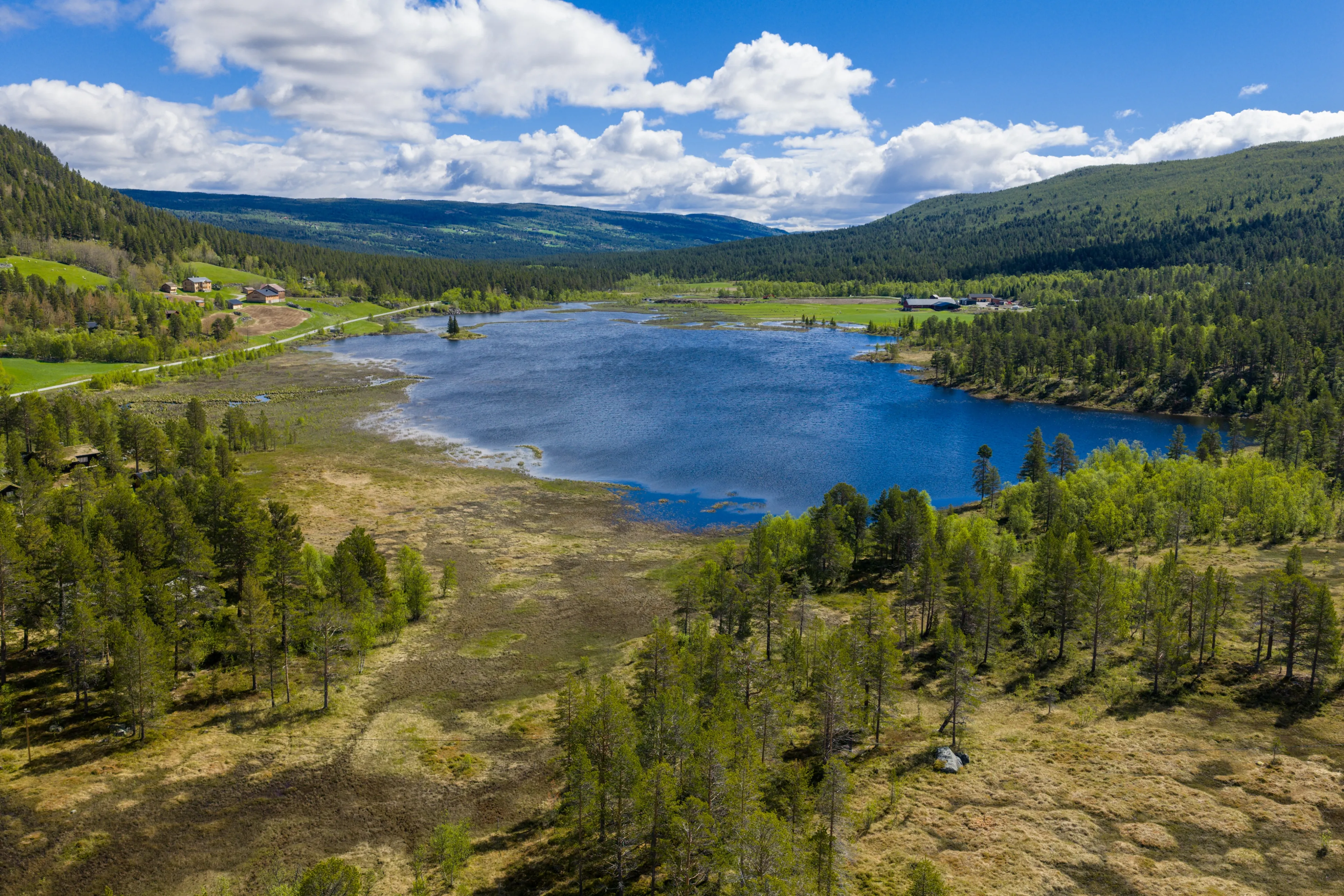 1970s Geilo Cabin: 3-Bedroom Retreat with Terrace and Mountain Access - View image 17 of 23