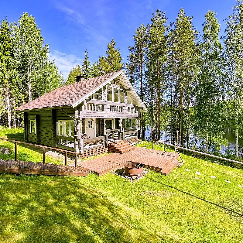 Finnish Countryside Retreat: 2-Bedroom Farmhouse on Expansive Grounds