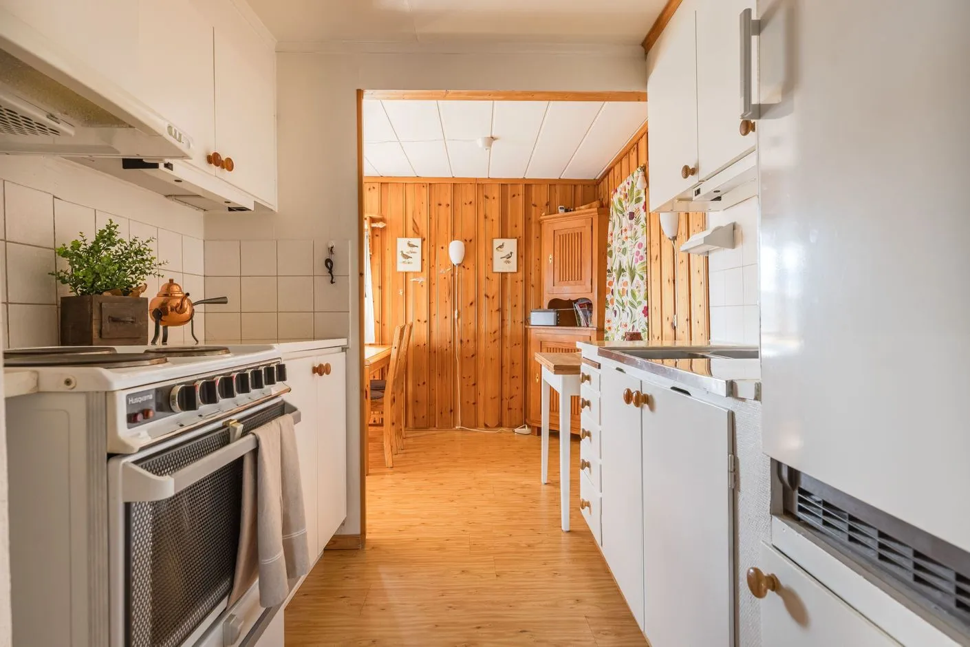 1960s Swedish Country House with Expansive Grounds in Bruksvallarna - View image 10 of 26