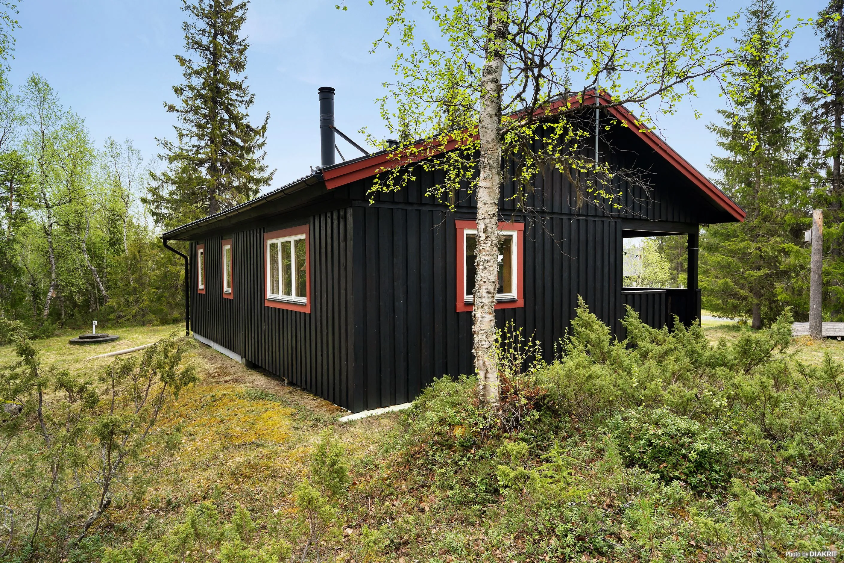 Charming 1995 Swedish Country House with Terrace in Scenic Dikanäs - Image 1