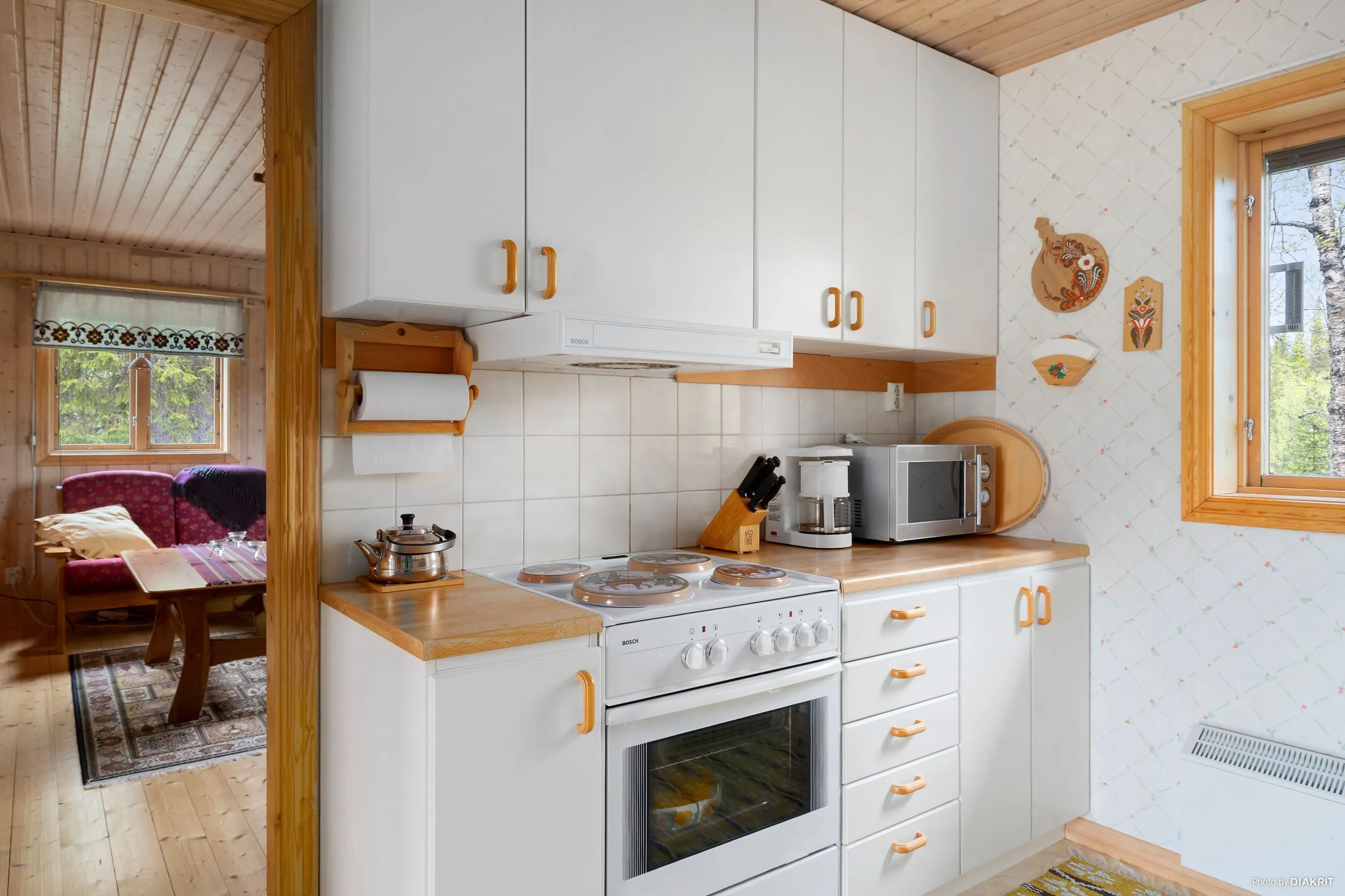 Charming 1995 Swedish Country House with Terrace in Scenic Dikanäs - Image 4