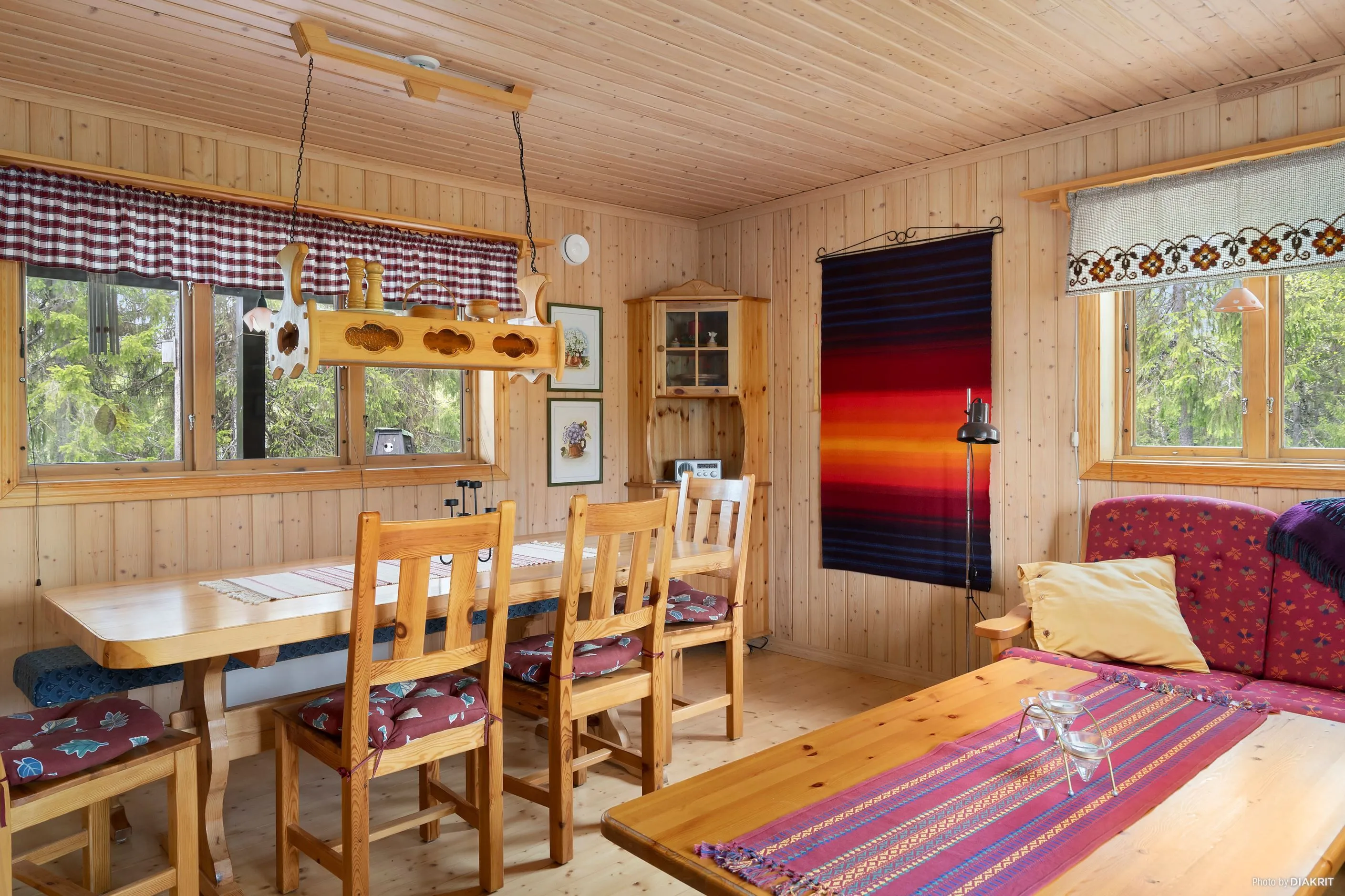 Charming 1995 Swedish Country House with Terrace in Scenic Dikanäs - View image 7 of 23