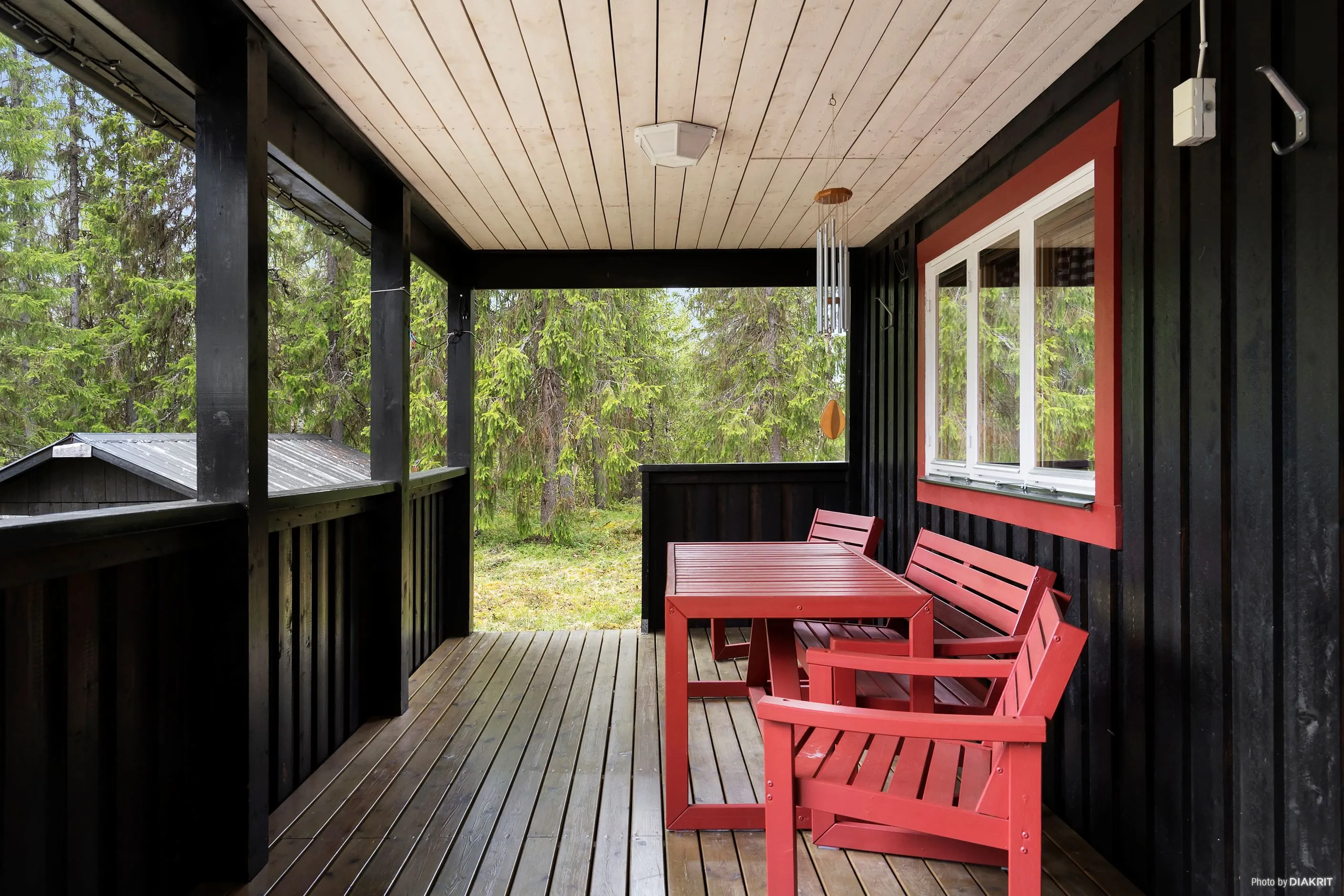 Charming 1995 Swedish Country House with Terrace in Scenic Dikanäs - View image 16 of 23