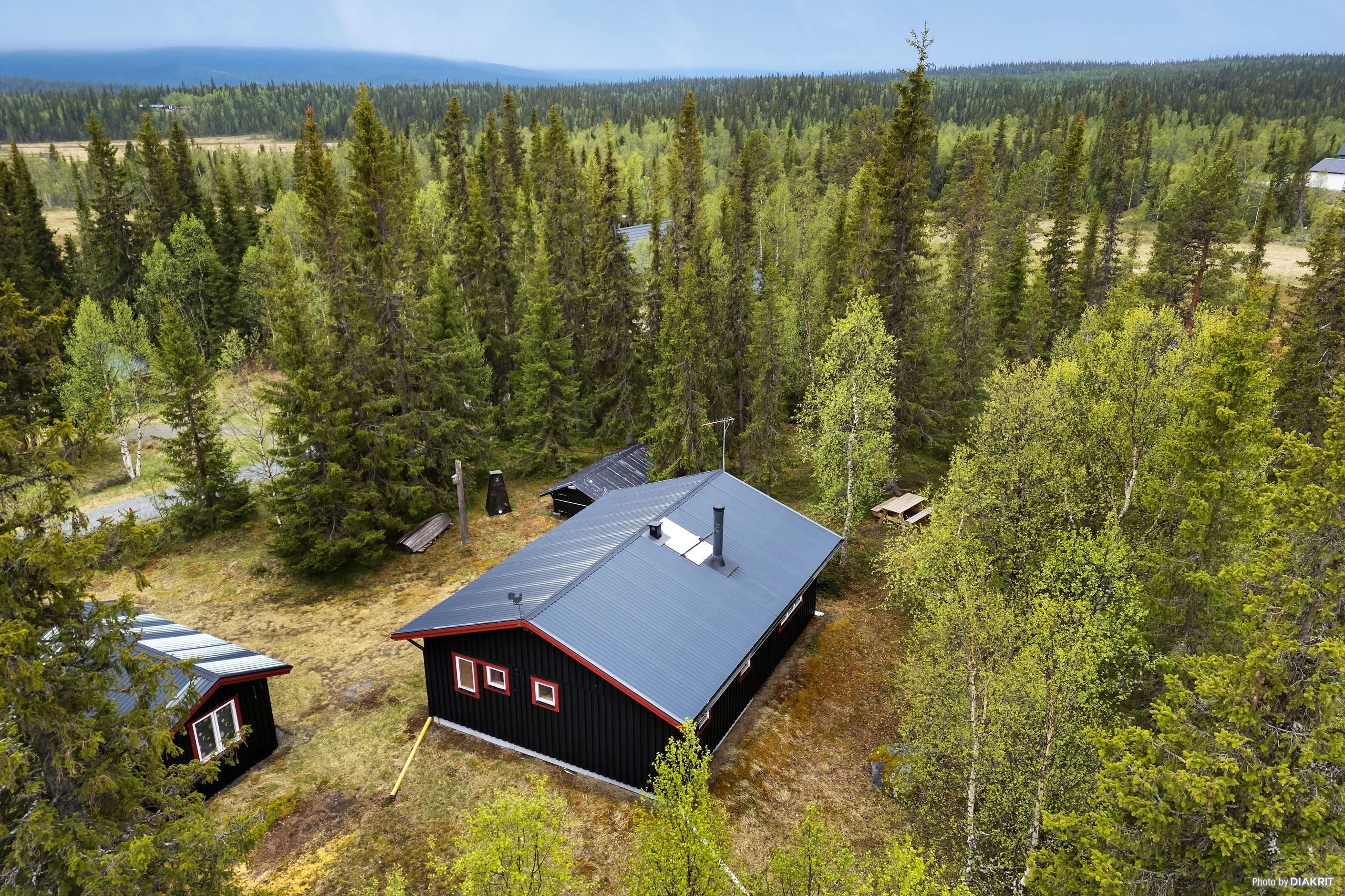 Charming 1995 Swedish Country House with Terrace in Scenic Dikanäs - View image 17 of 23