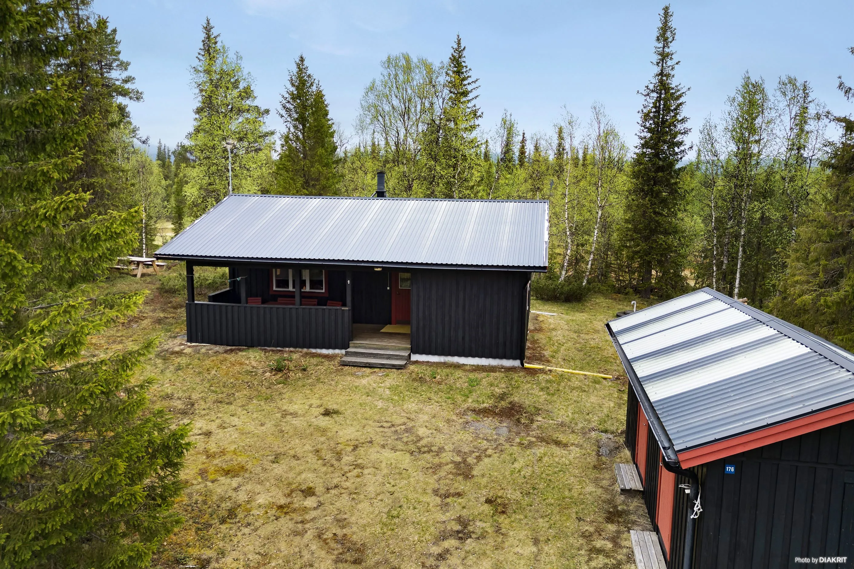 Charming 1995 Swedish Country House with Terrace in Scenic Dikanäs - View image 18 of 23
