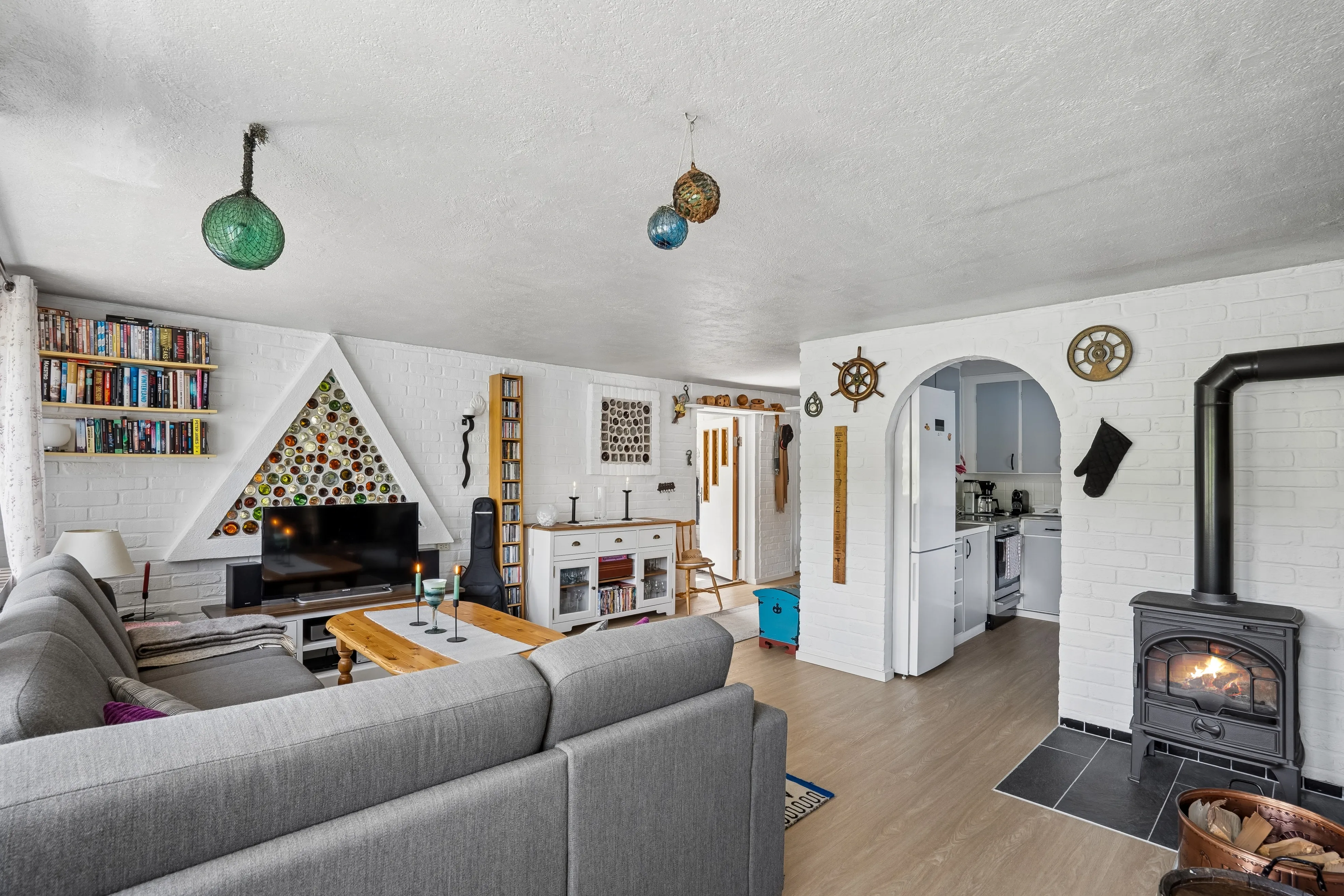 1960s Norwegian Cabin with Fjord Access and Terrace in Valsøybotn - View image 20 of 47