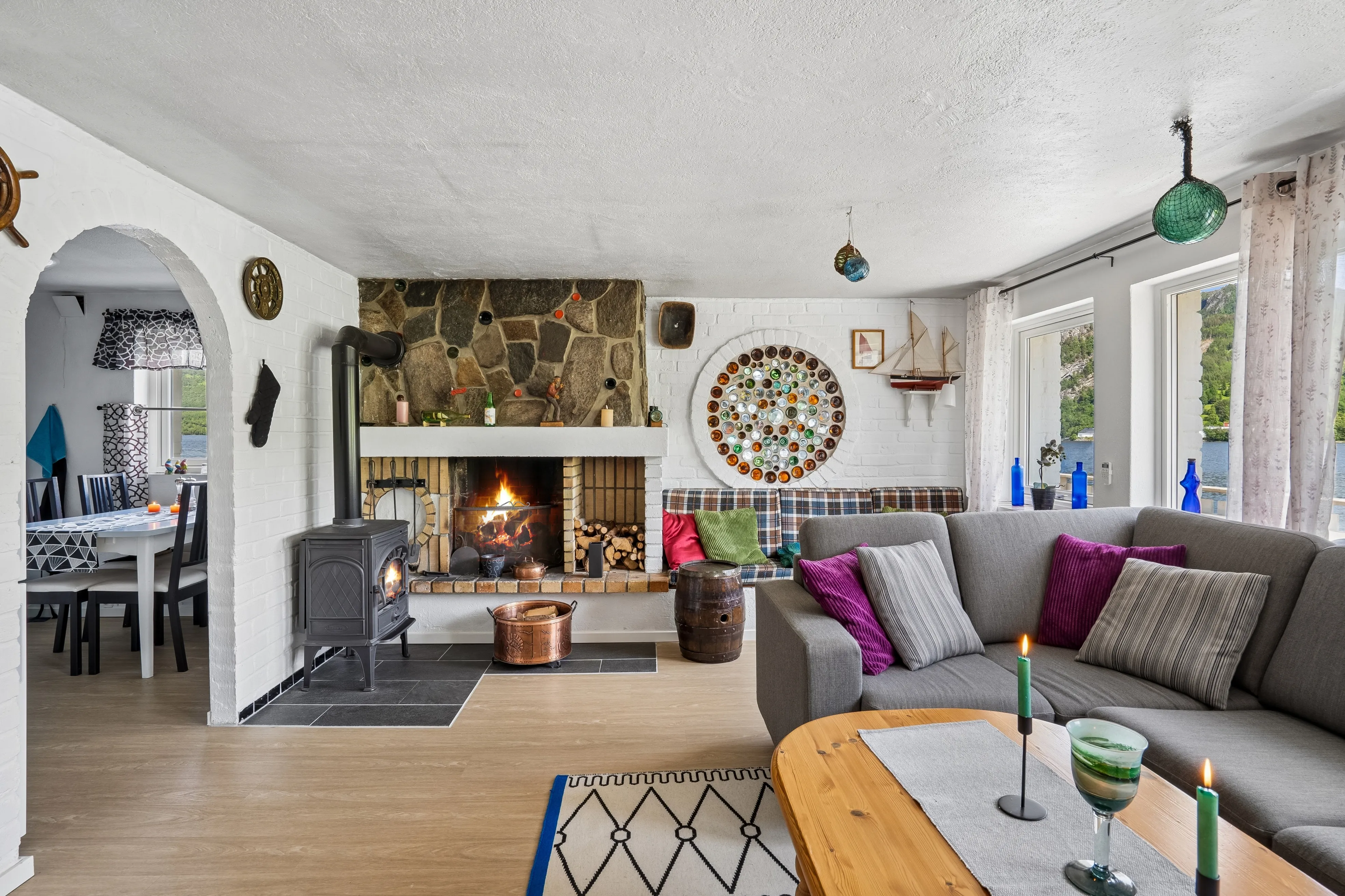 1960s Norwegian Cabin with Fjord Access and Terrace in Valsøybotn - View image 24 of 47