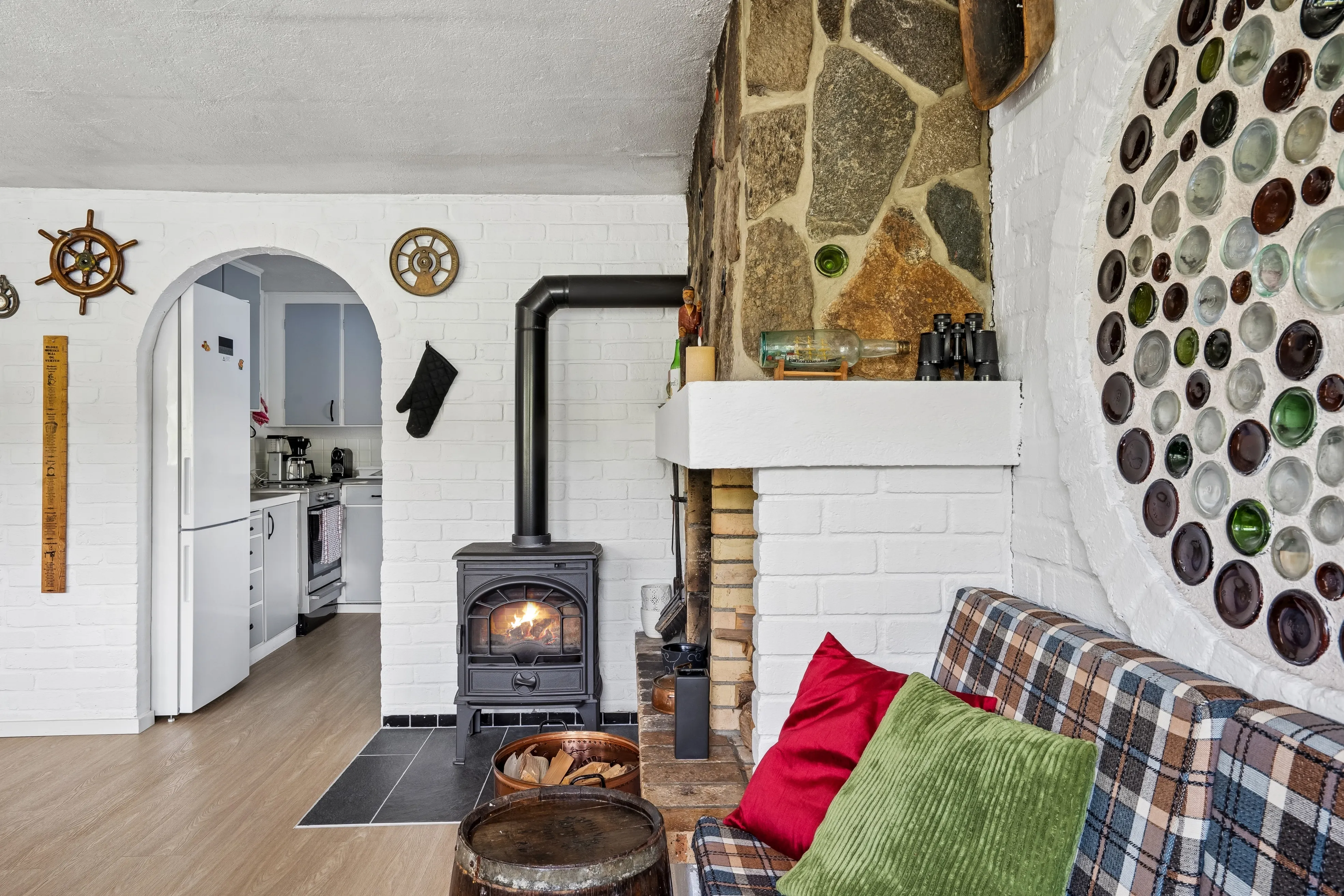 1960s Norwegian Cabin with Fjord Access and Terrace in Valsøybotn - View image 25 of 47