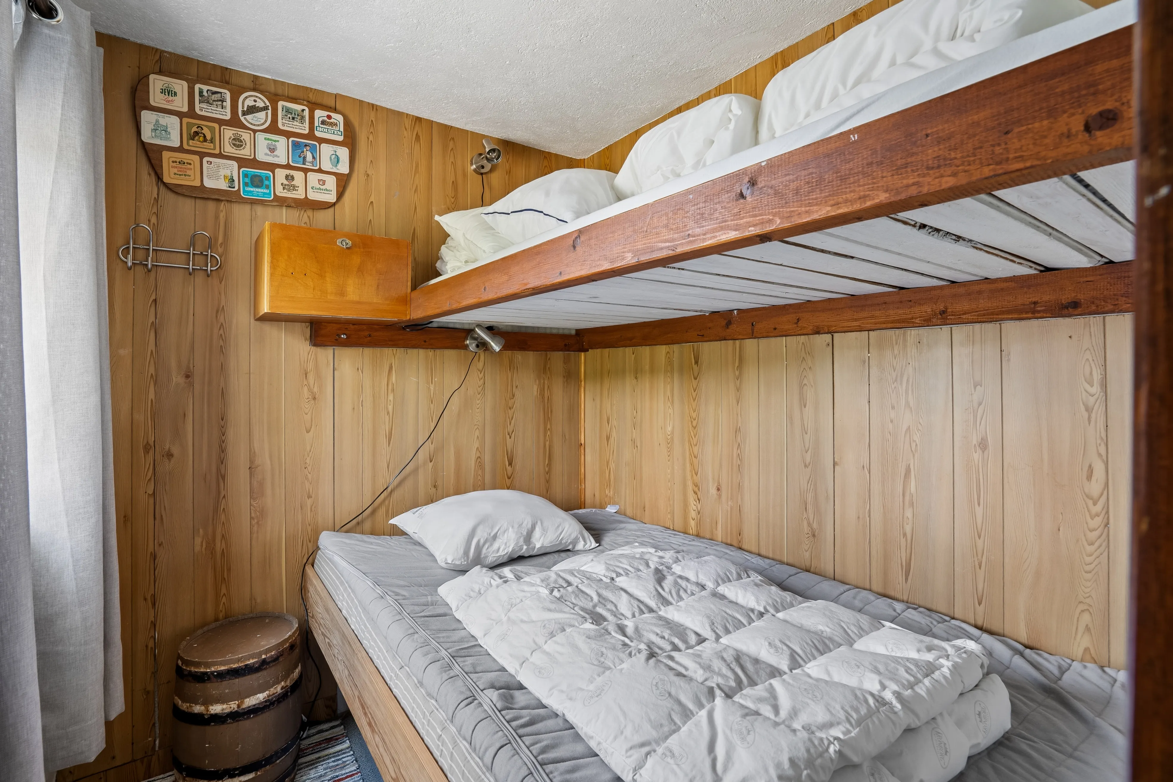1960s Norwegian Cabin with Fjord Access and Terrace in Valsøybotn - View image 33 of 47