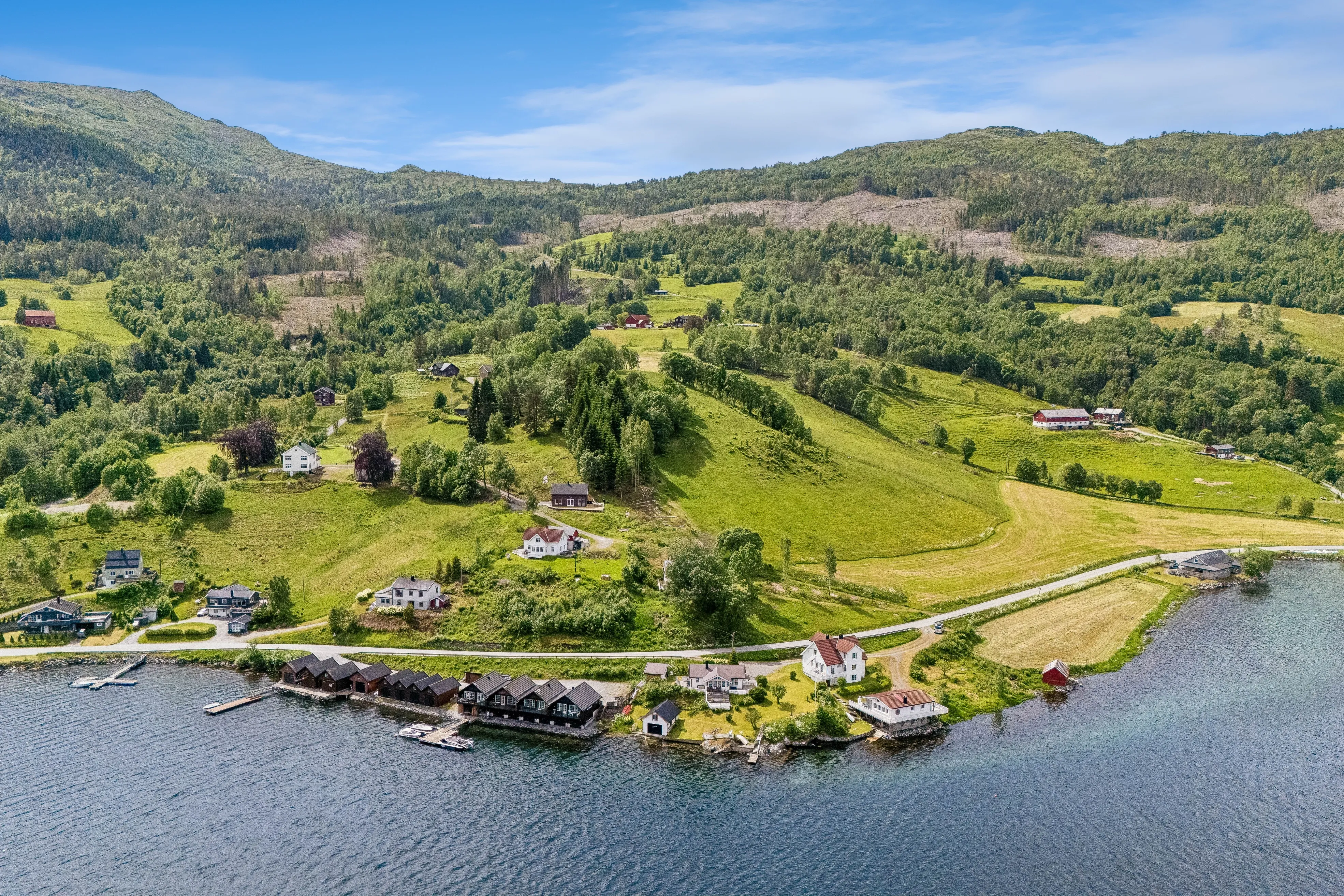 1960s Norwegian Cabin with Fjord Access and Terrace in Valsøybotn - View image 47 of 47