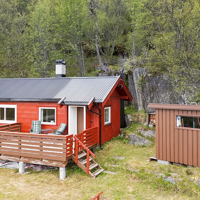 1960s Two-Bedroom Cabin with Terrace in Scenic Rjukan, Telemark