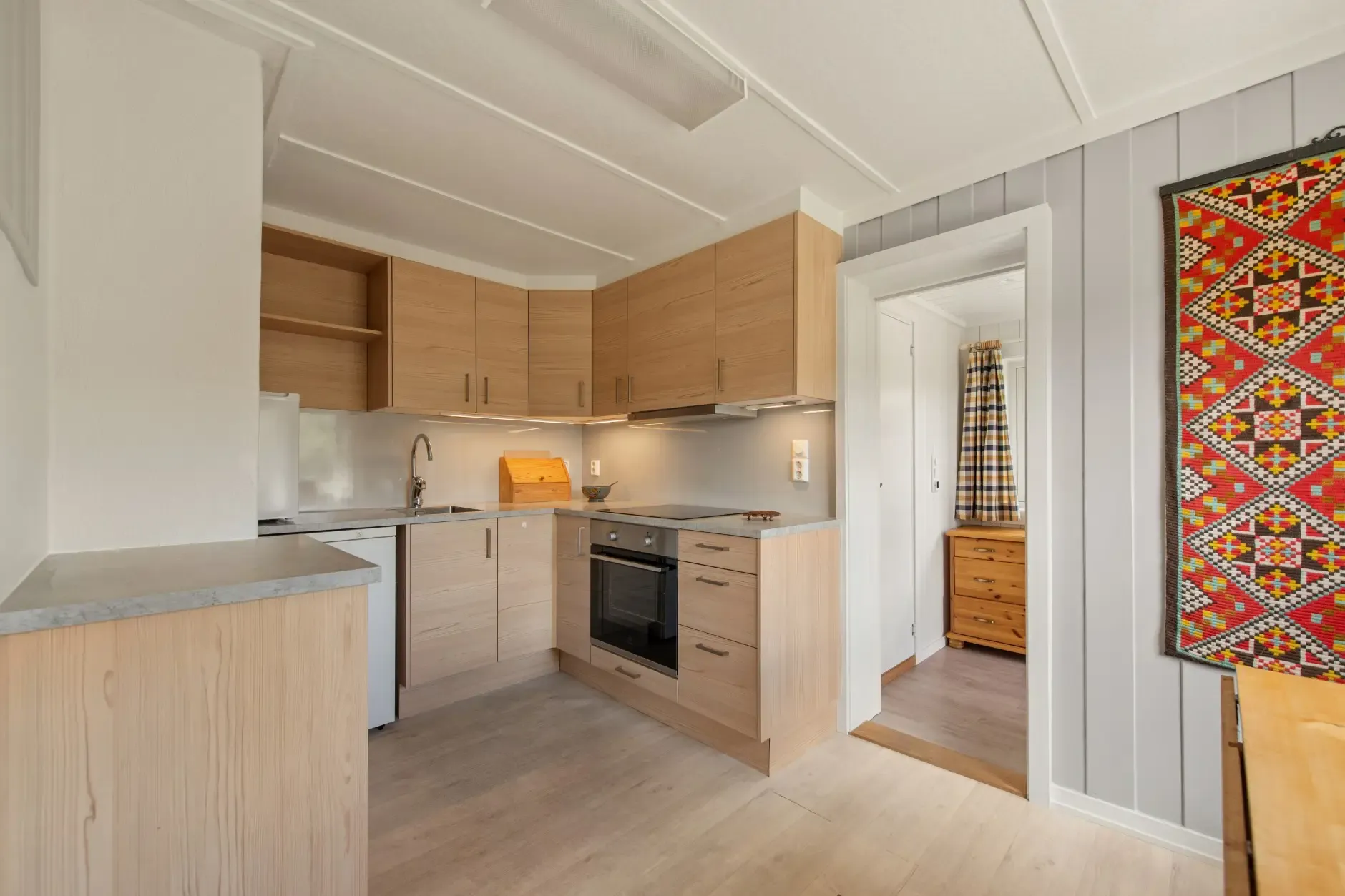 1960s Two-Bedroom Cabin with Terrace in Scenic Rjukan, Telemark - View image 17 of 27