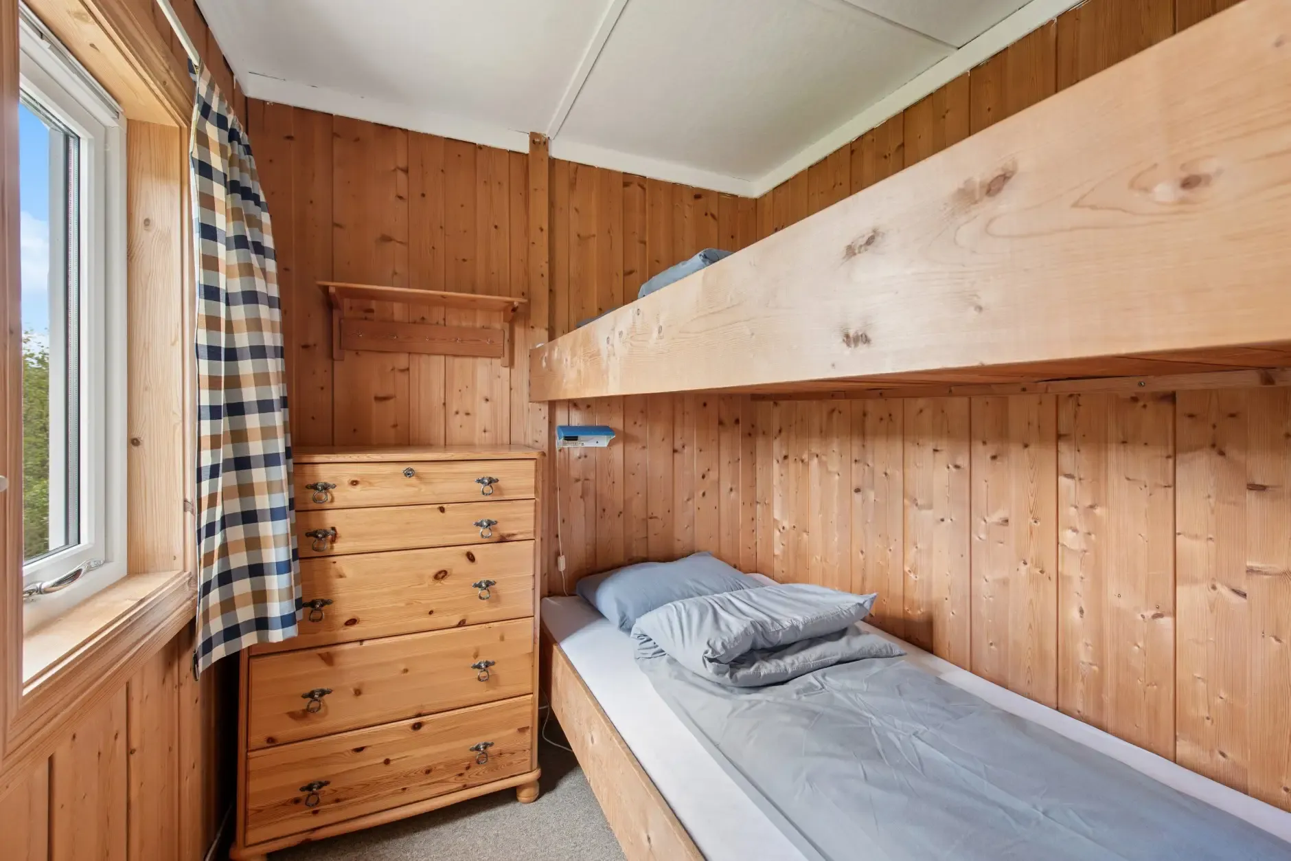 1960s Two-Bedroom Cabin with Terrace in Scenic Rjukan, Telemark - View image 22 of 27