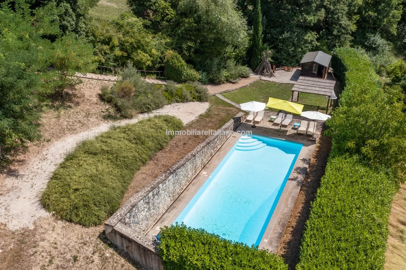 Ferme restaurée de 3 chambres avec piscine dans la région de Caprese Michelangelo en Toscane - Voir l'image 9 sur 85