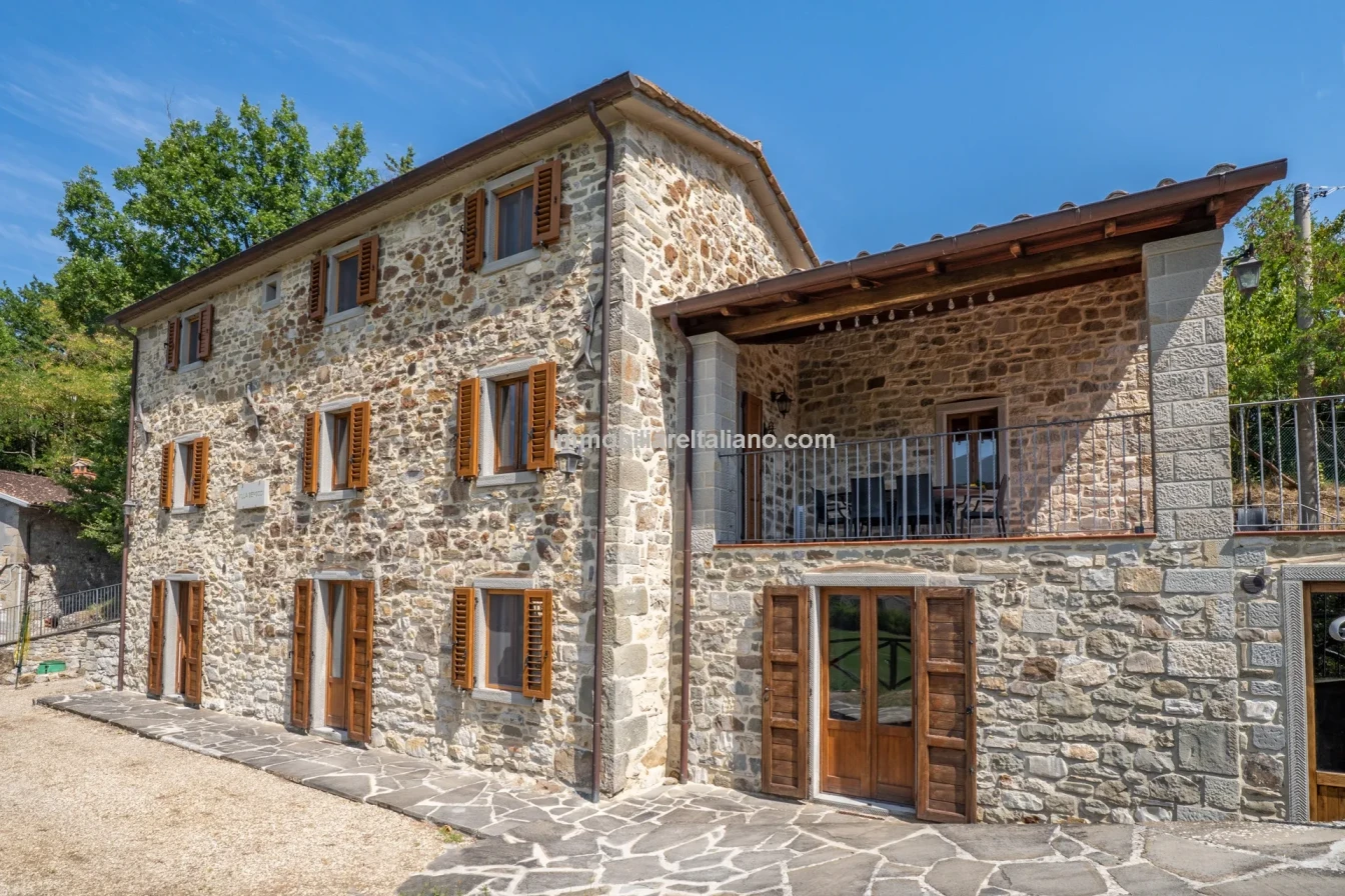 Ferme restaurée de 3 chambres avec piscine dans la région de Caprese Michelangelo en Toscane - Voir l'image 13 sur 85
