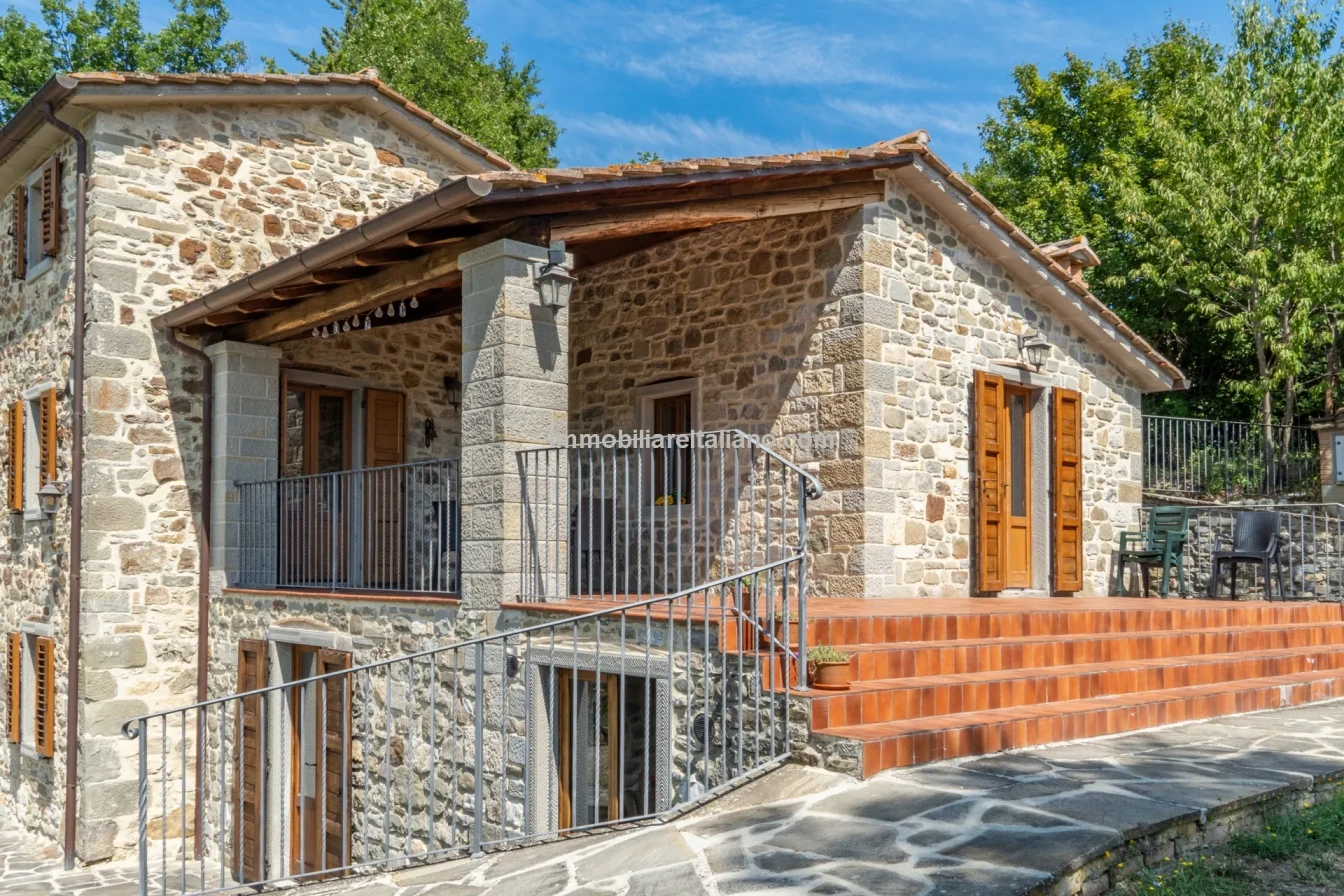 Ferme restaurée de 3 chambres avec piscine dans la région de Caprese Michelangelo en Toscane - Voir l'image 14 sur 85