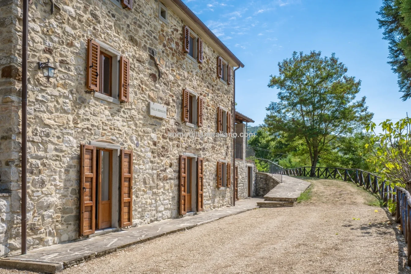 Ferme restaurée de 3 chambres avec piscine dans la région de Caprese Michelangelo en Toscane - Voir l'image 16 sur 85