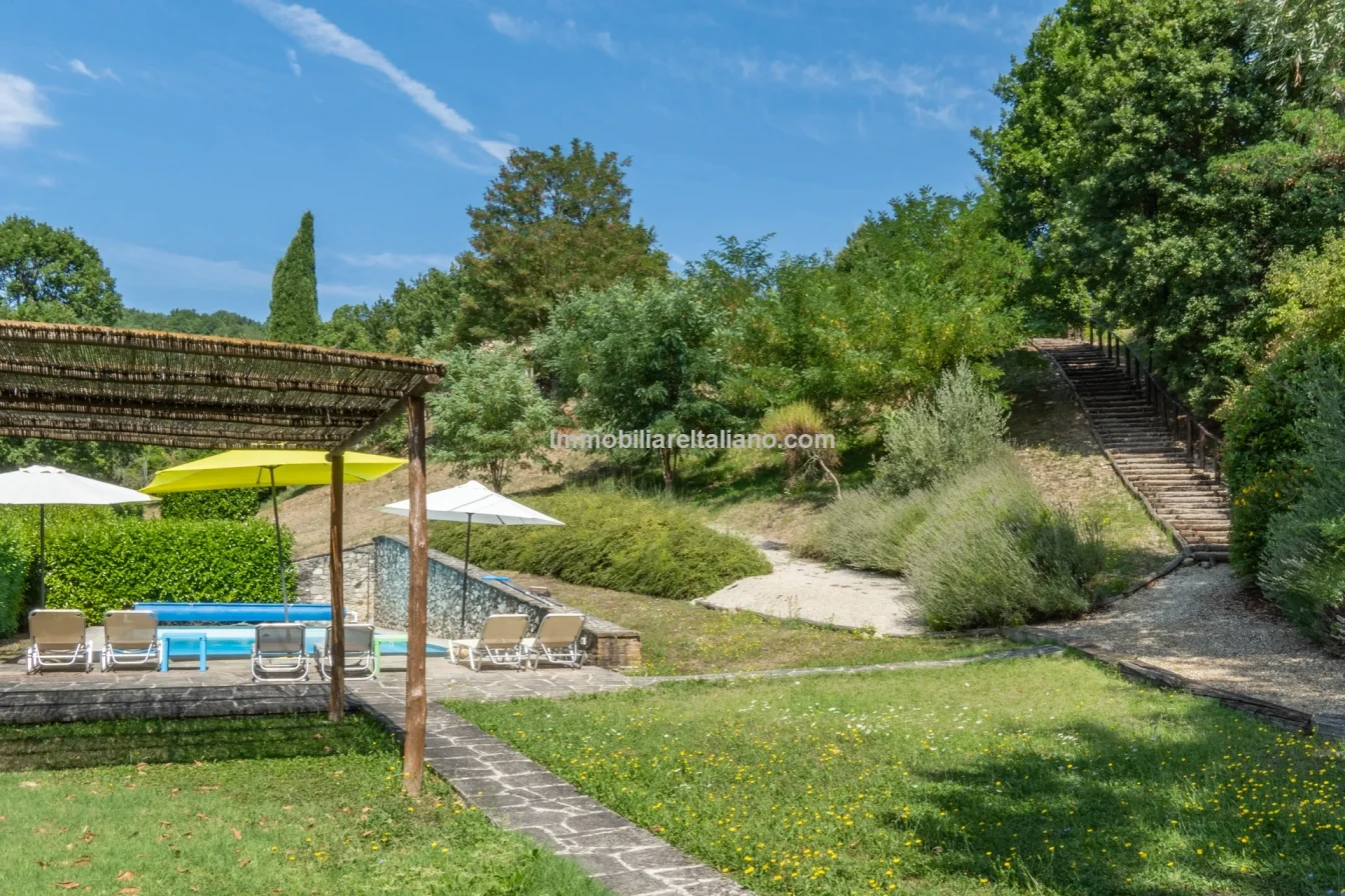 Ferme restaurée de 3 chambres avec piscine dans la région de Caprese Michelangelo en Toscane - Voir l'image 19 sur 85