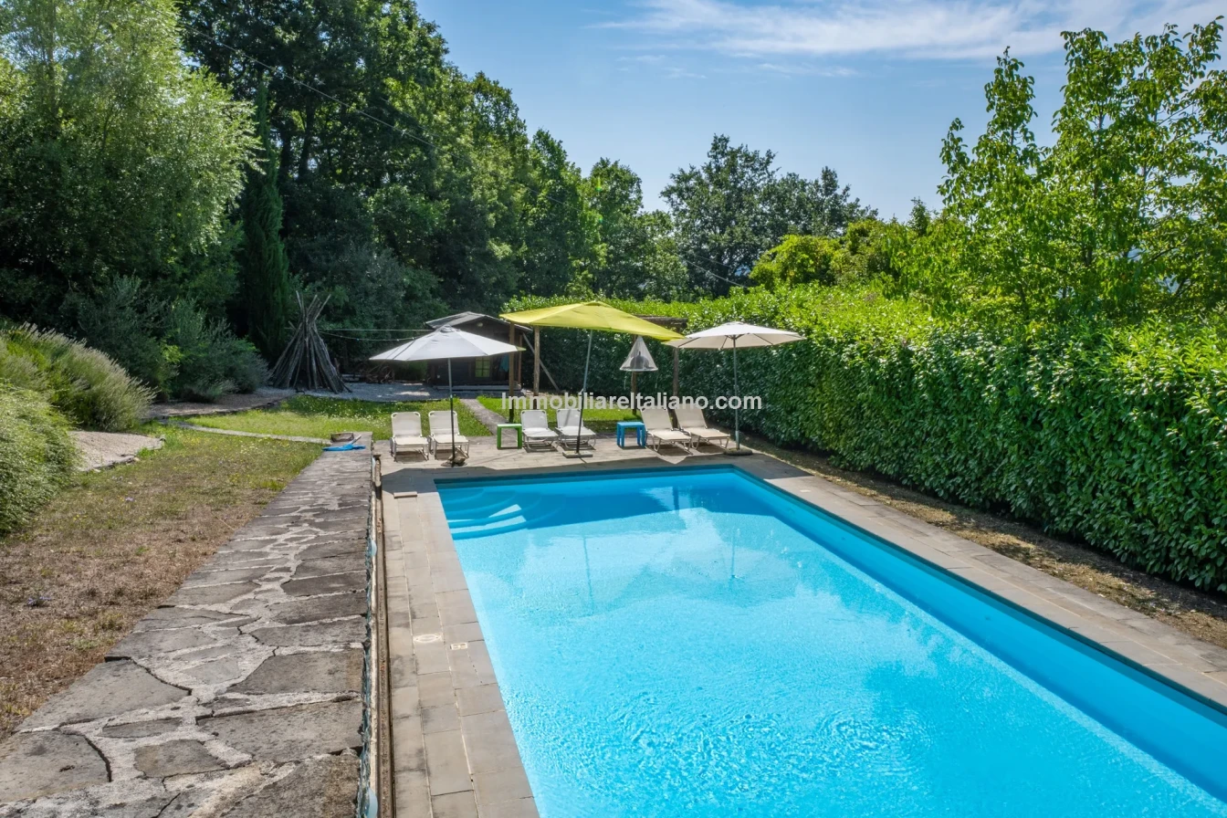 Ferme restaurée de 3 chambres avec piscine dans la région de Caprese Michelangelo en Toscane - Voir l'image 21 sur 85