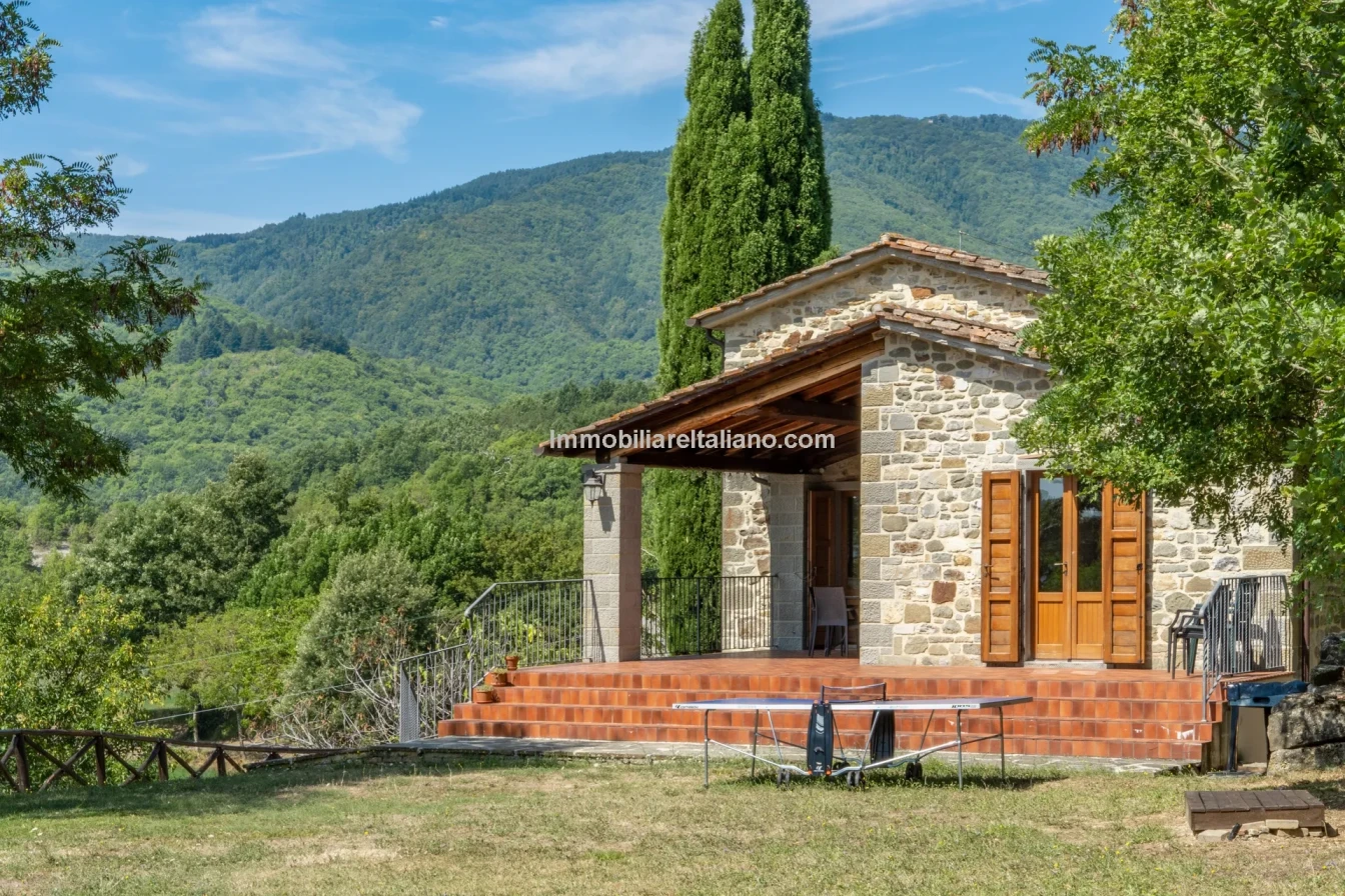 Ferme restaurée de 3 chambres avec piscine dans la région de Caprese Michelangelo en Toscane - Voir l'image 29 sur 85