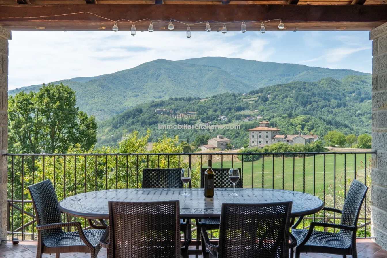 Ferme restaurée de 3 chambres avec piscine dans la région de Caprese Michelangelo en Toscane - Voir l'image 31 sur 85
