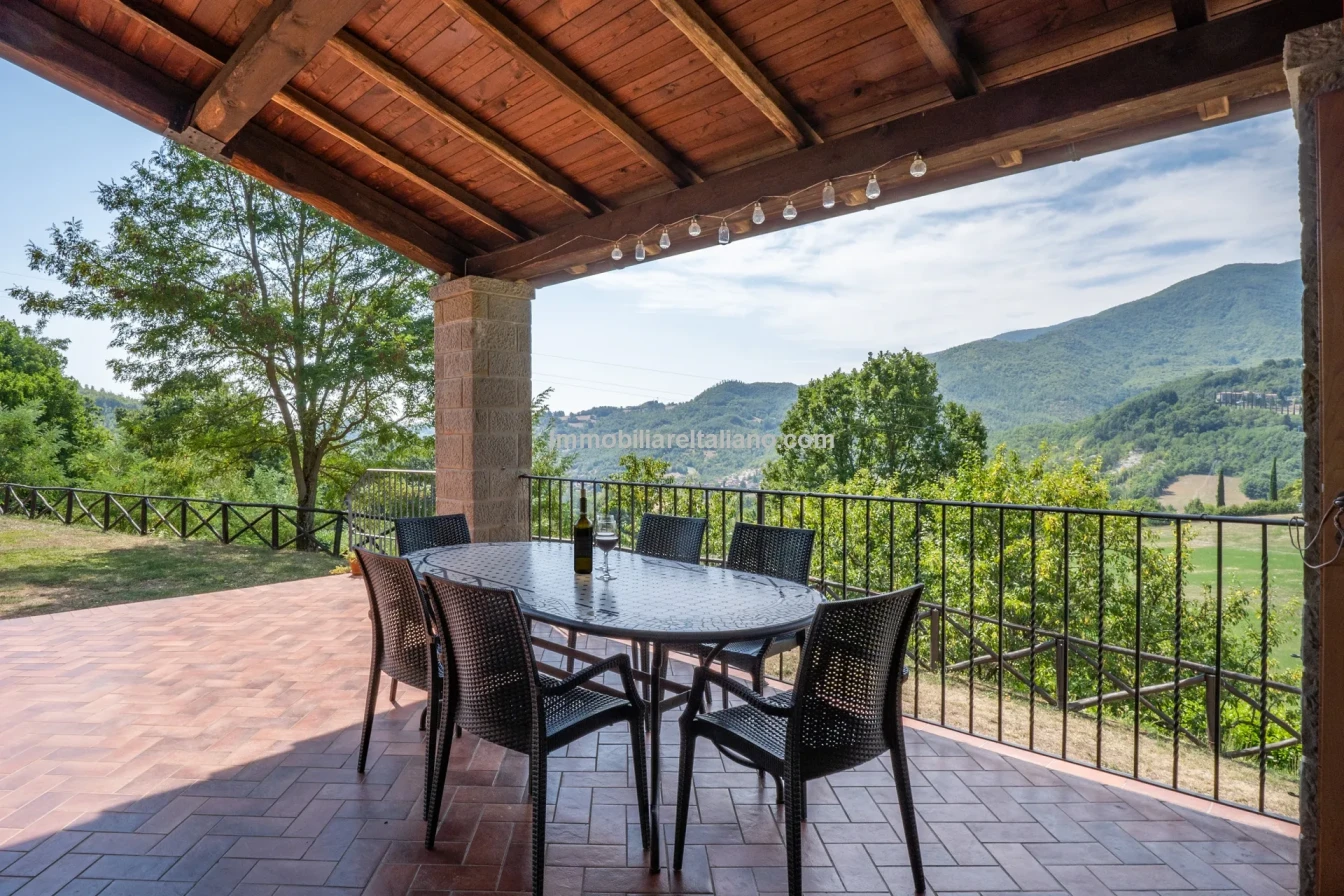 Ferme restaurée de 3 chambres avec piscine dans la région de Caprese Michelangelo en Toscane - Voir l'image 32 sur 85