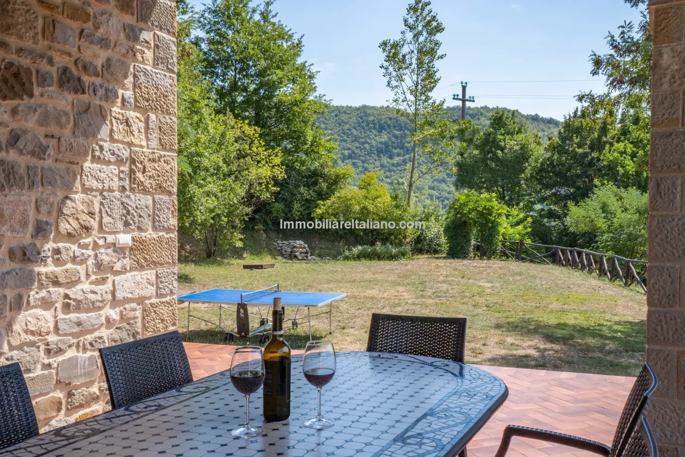 Ferme restaurée de 3 chambres avec piscine dans la région de Caprese Michelangelo en Toscane - Voir l'image 34 sur 85