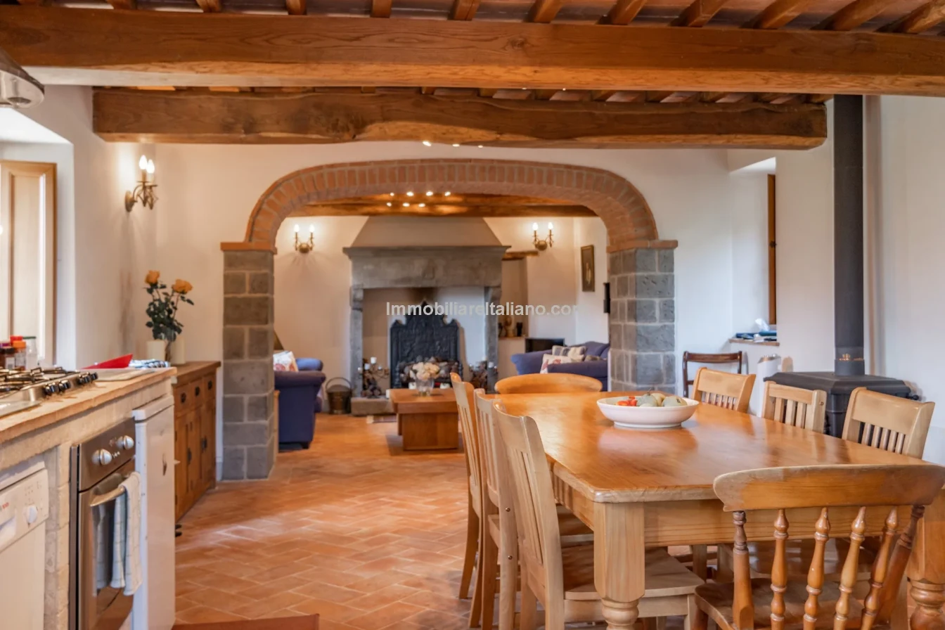 Ferme restaurée de 3 chambres avec piscine dans la région de Caprese Michelangelo en Toscane - Voir l'image 47 sur 85